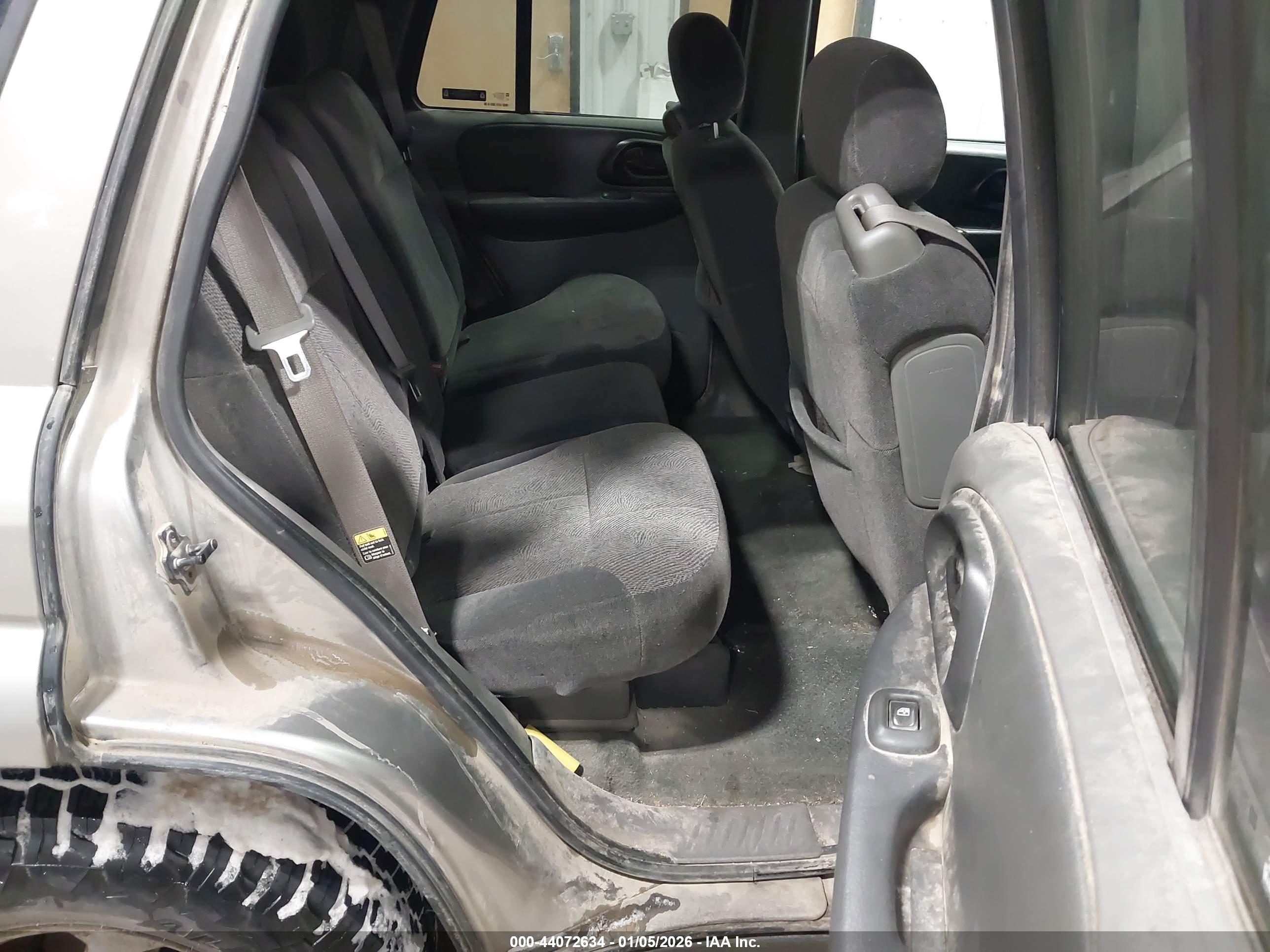 CHEVROLET TRAILBLAZER image 8