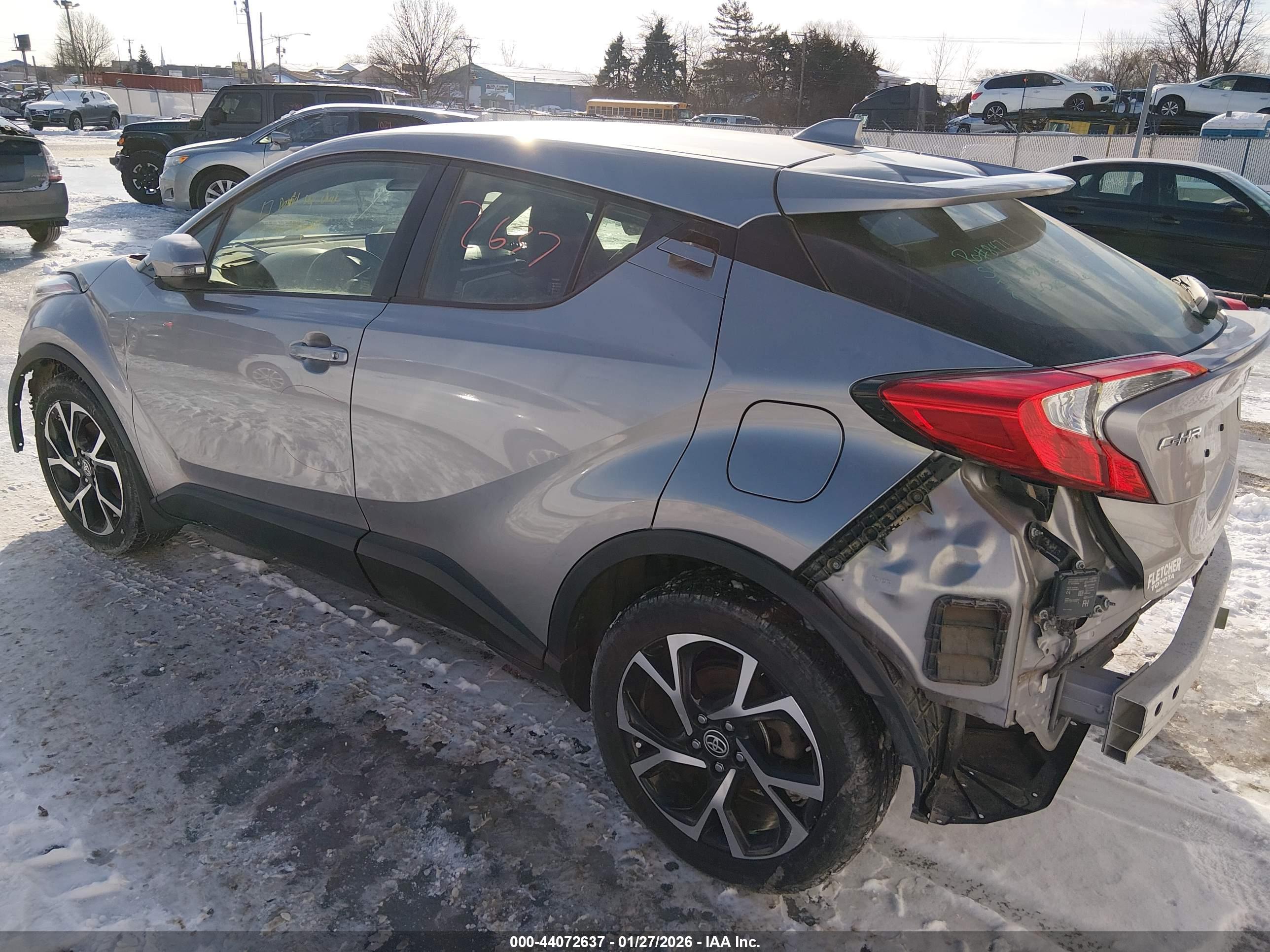 TOYOTA C-HR image 3