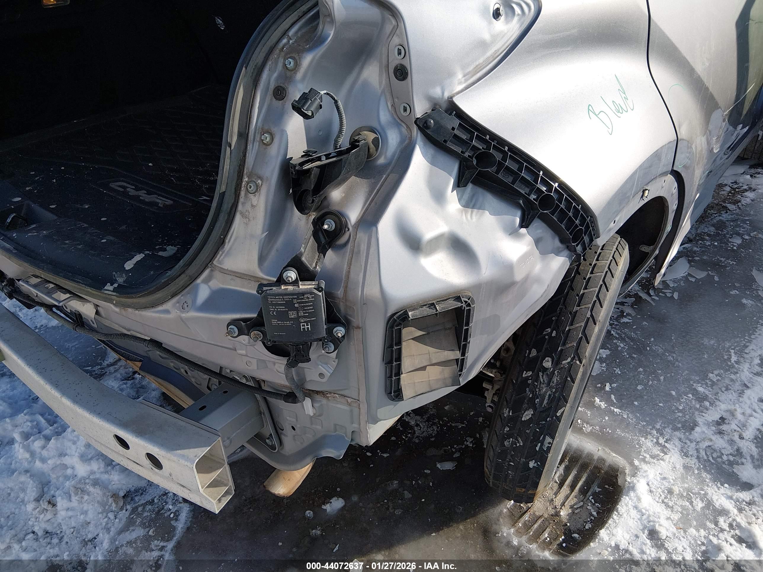 TOYOTA C-HR image 6