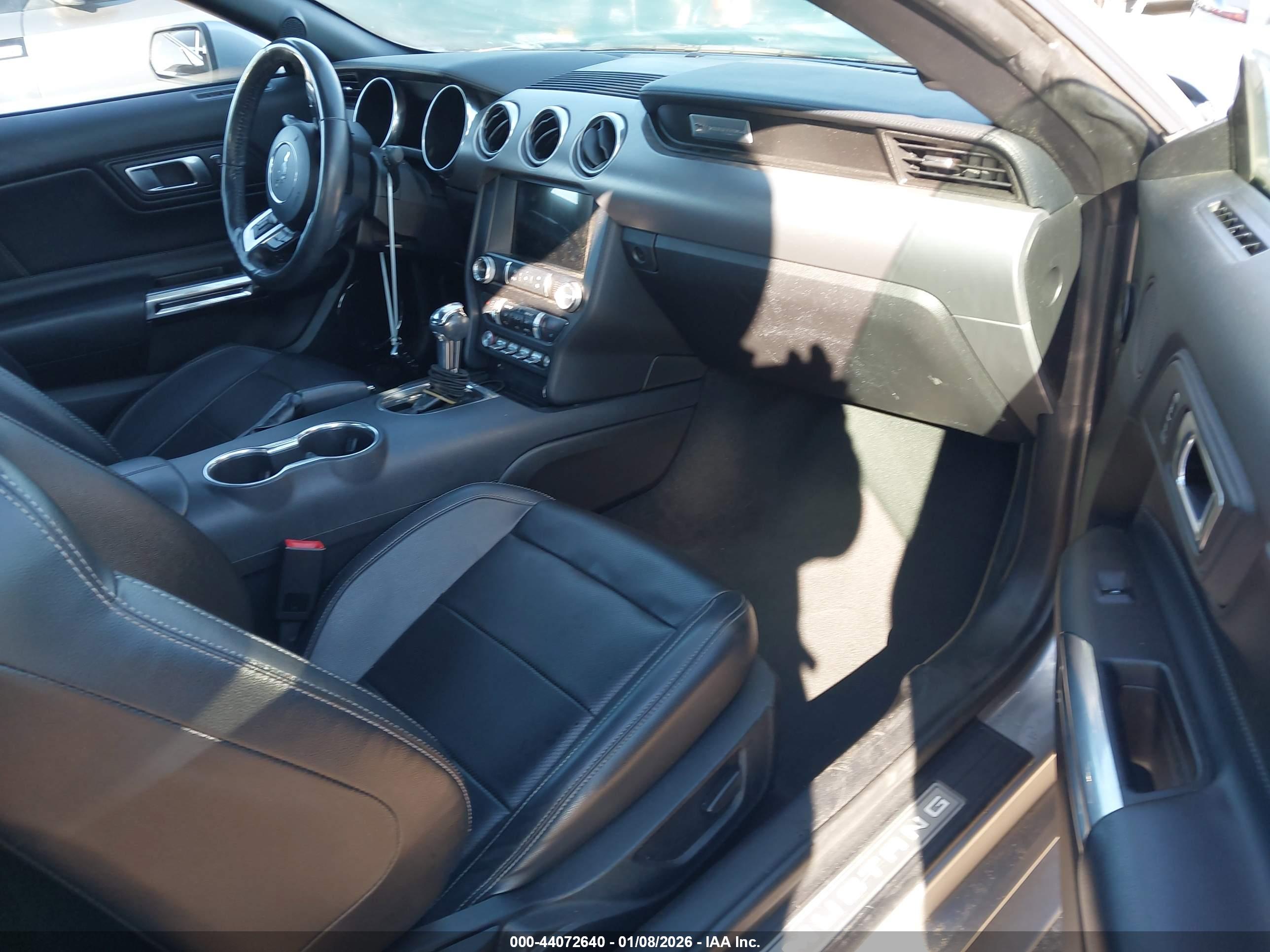 FORD MUSTANG image 5