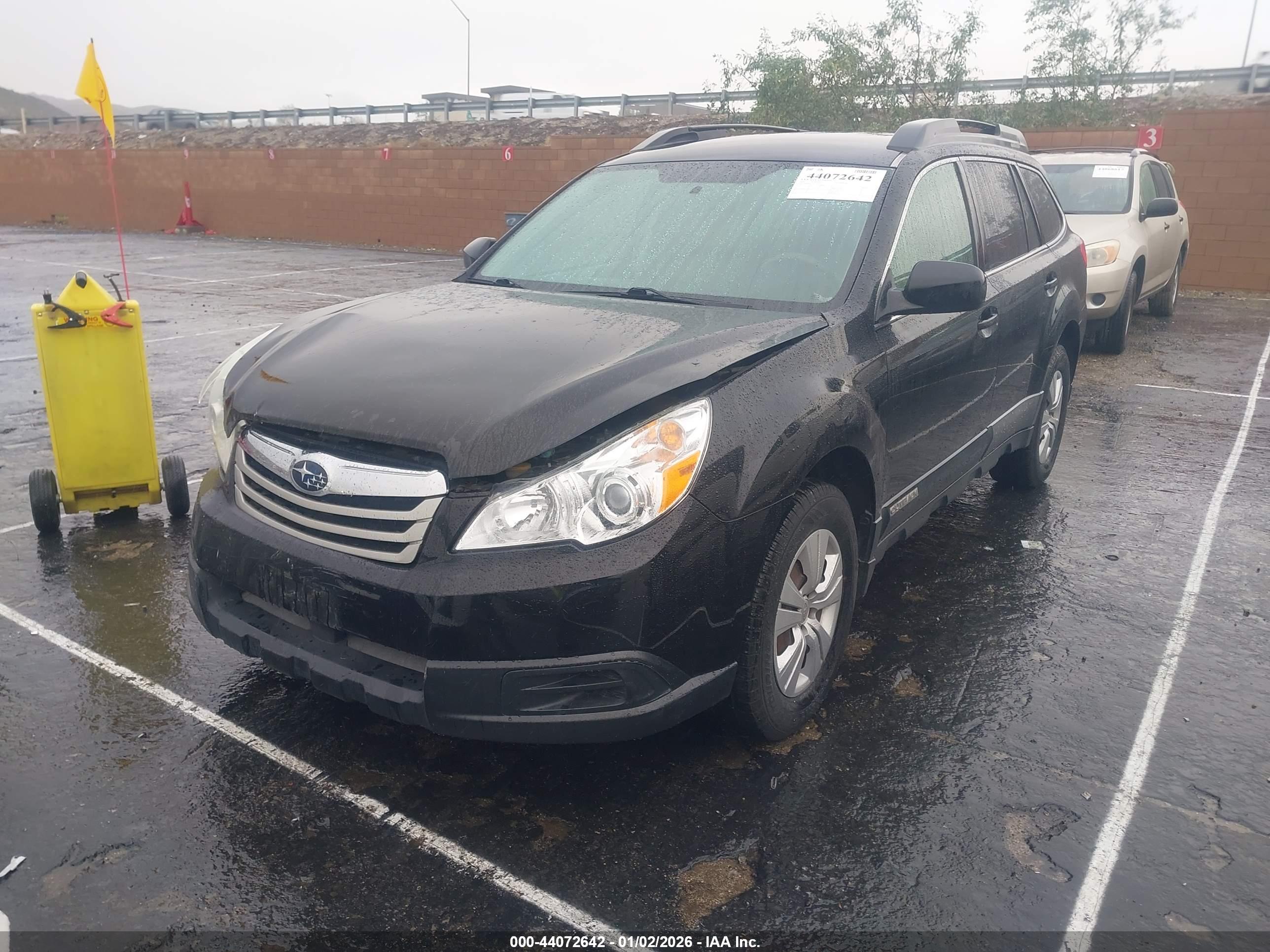 SUBARU OUTBACK image 2