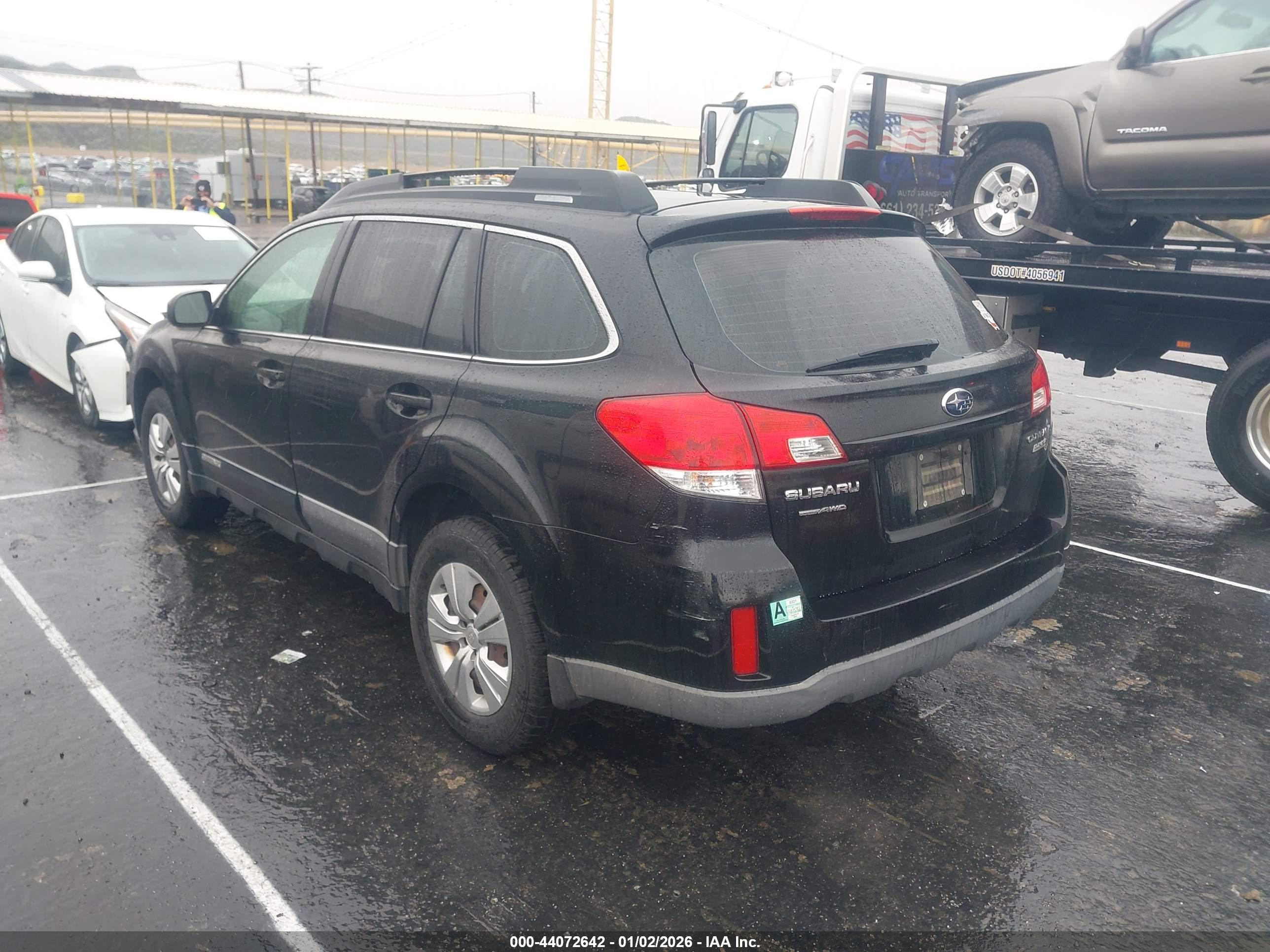 SUBARU OUTBACK image 3