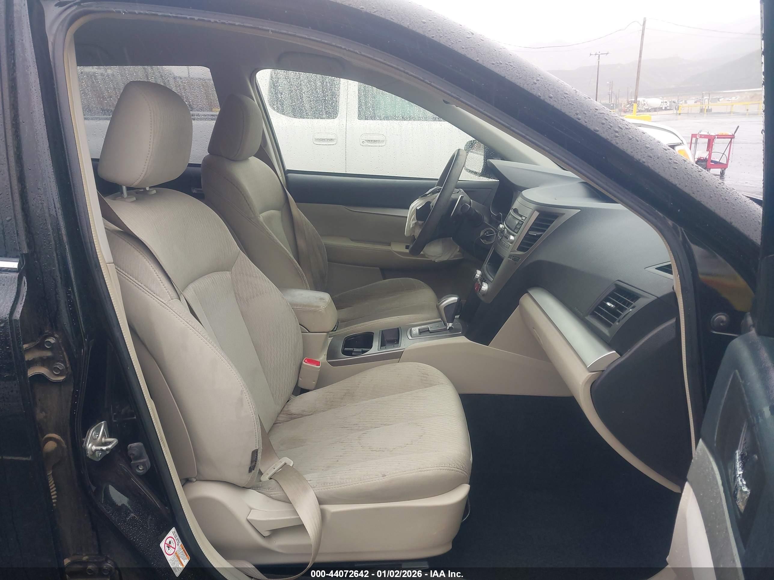 SUBARU OUTBACK image 5