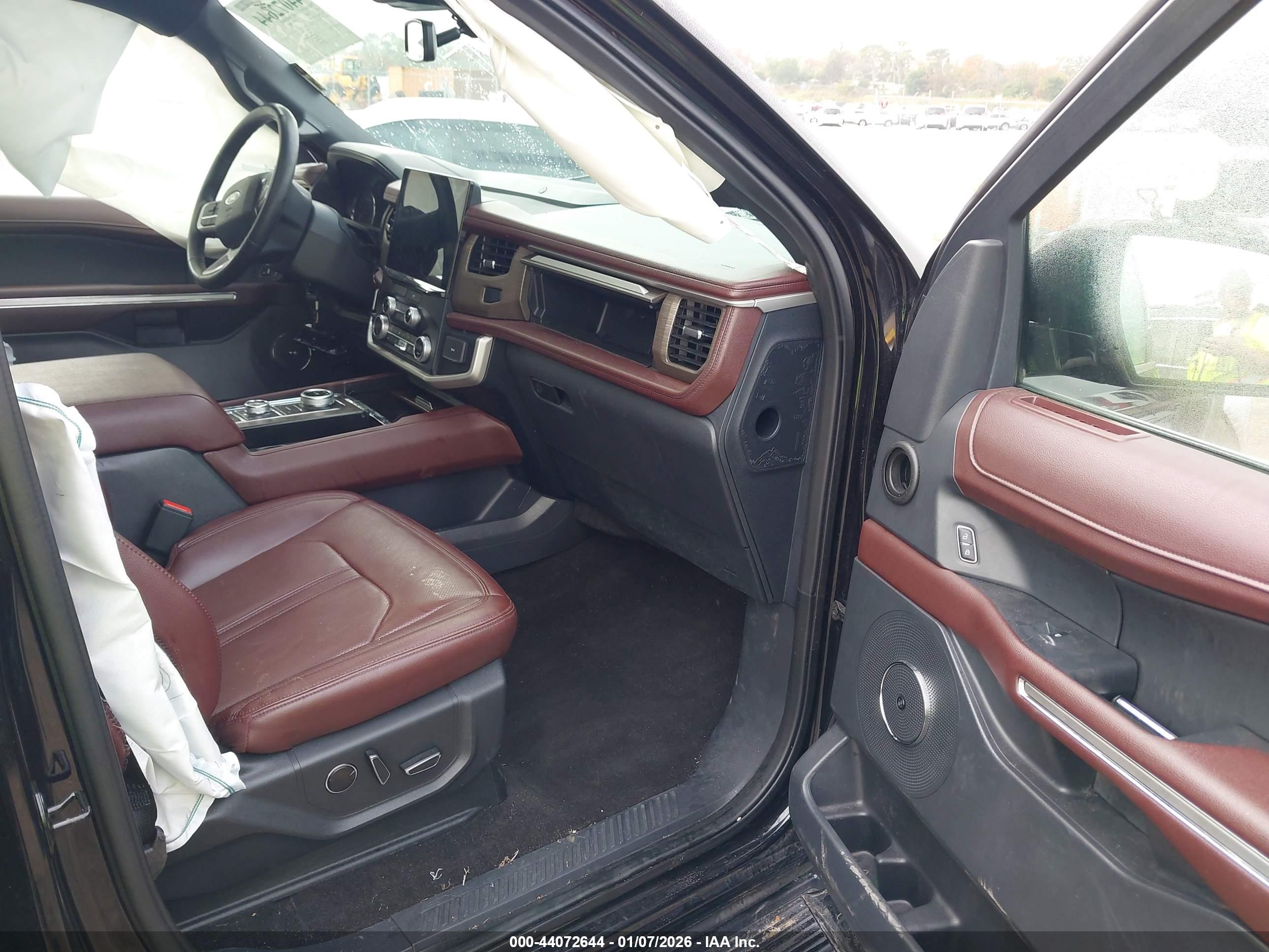 FORD EXPEDITION image 5
