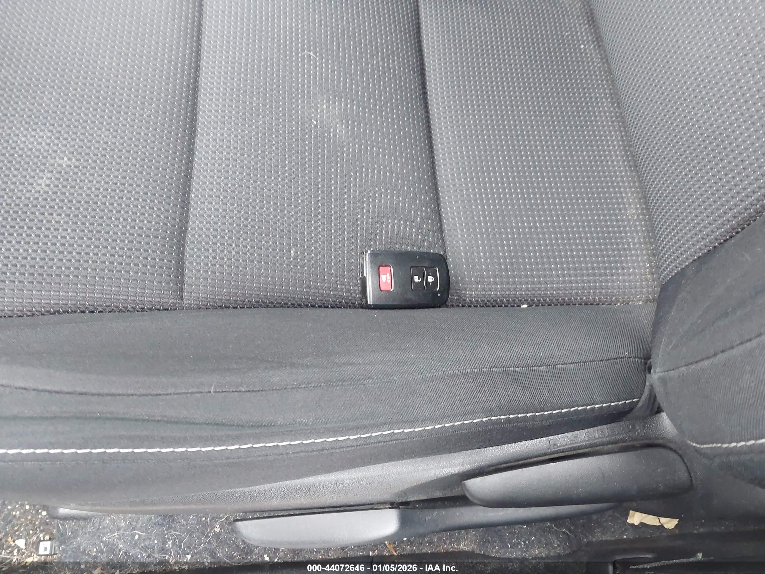 TOYOTA RAV4 image 11
