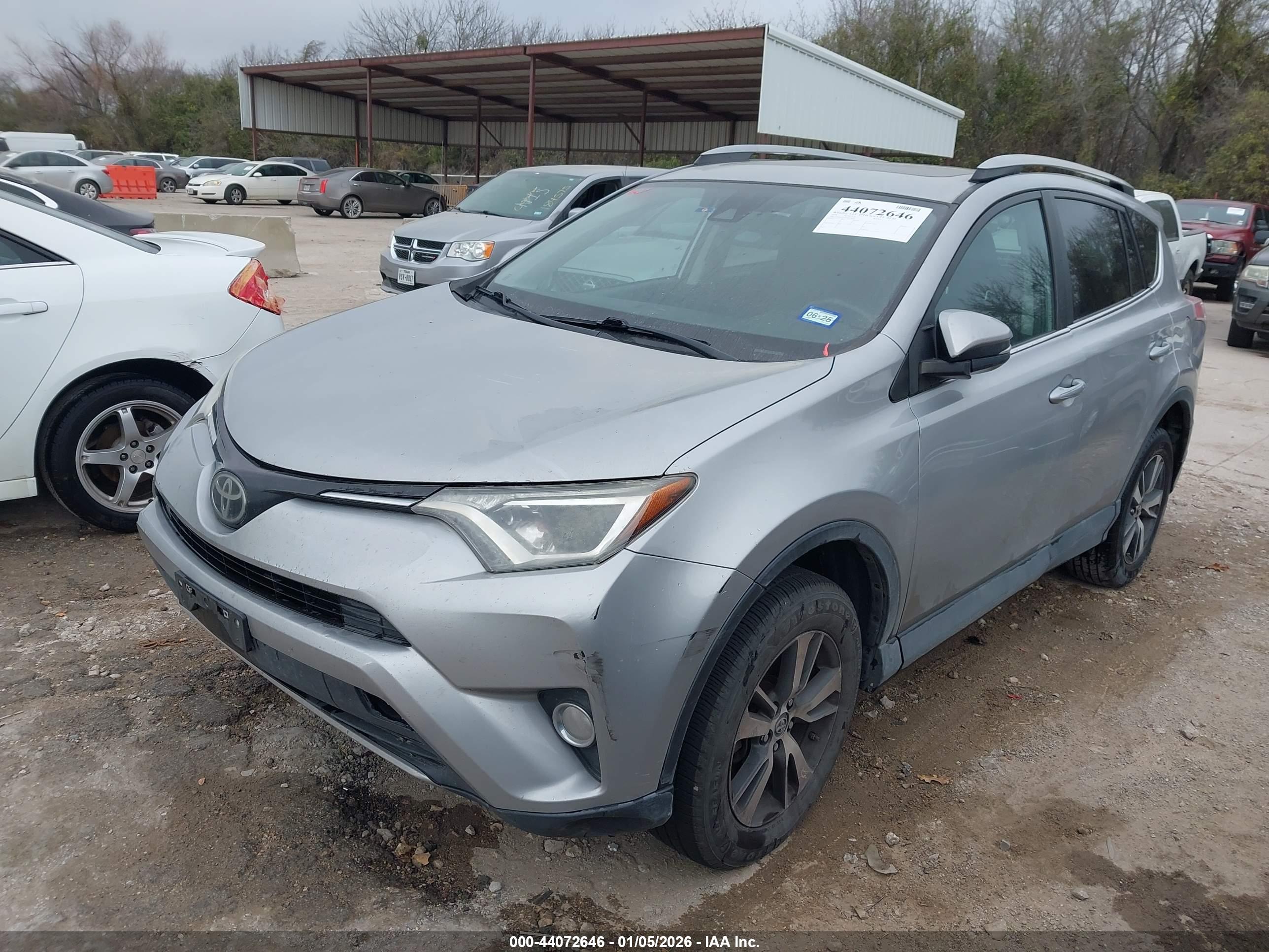 TOYOTA RAV4 image 2
