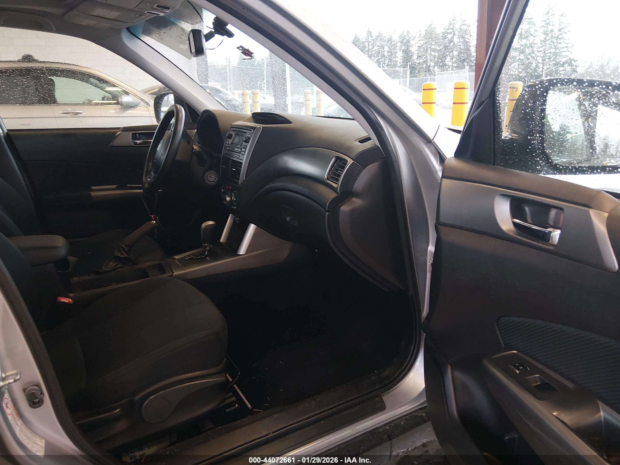 SUBARU FORESTER image 5