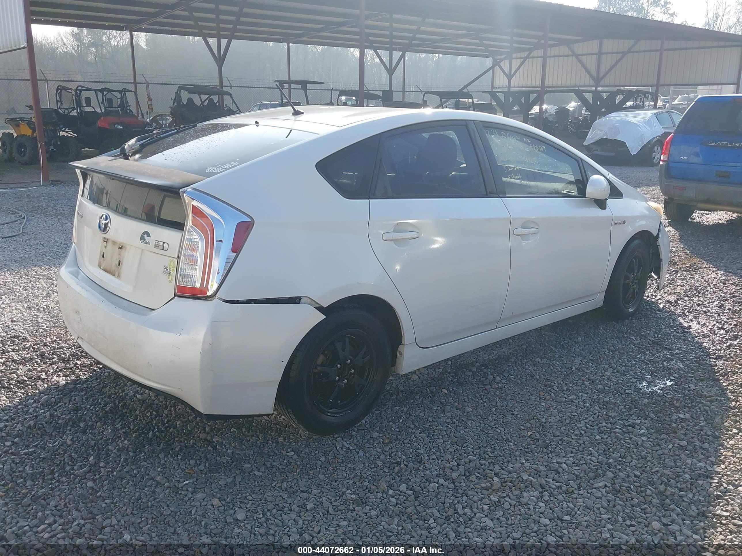 TOYOTA PRIUS image 4
