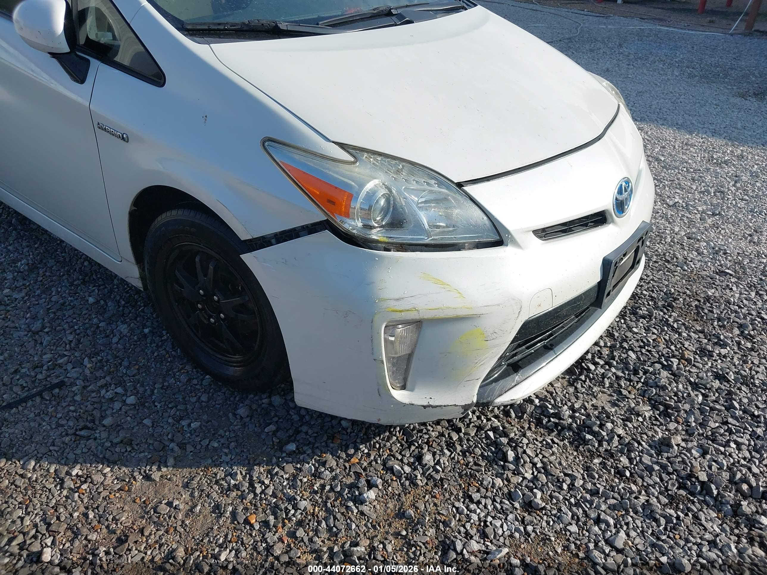 TOYOTA PRIUS image 6
