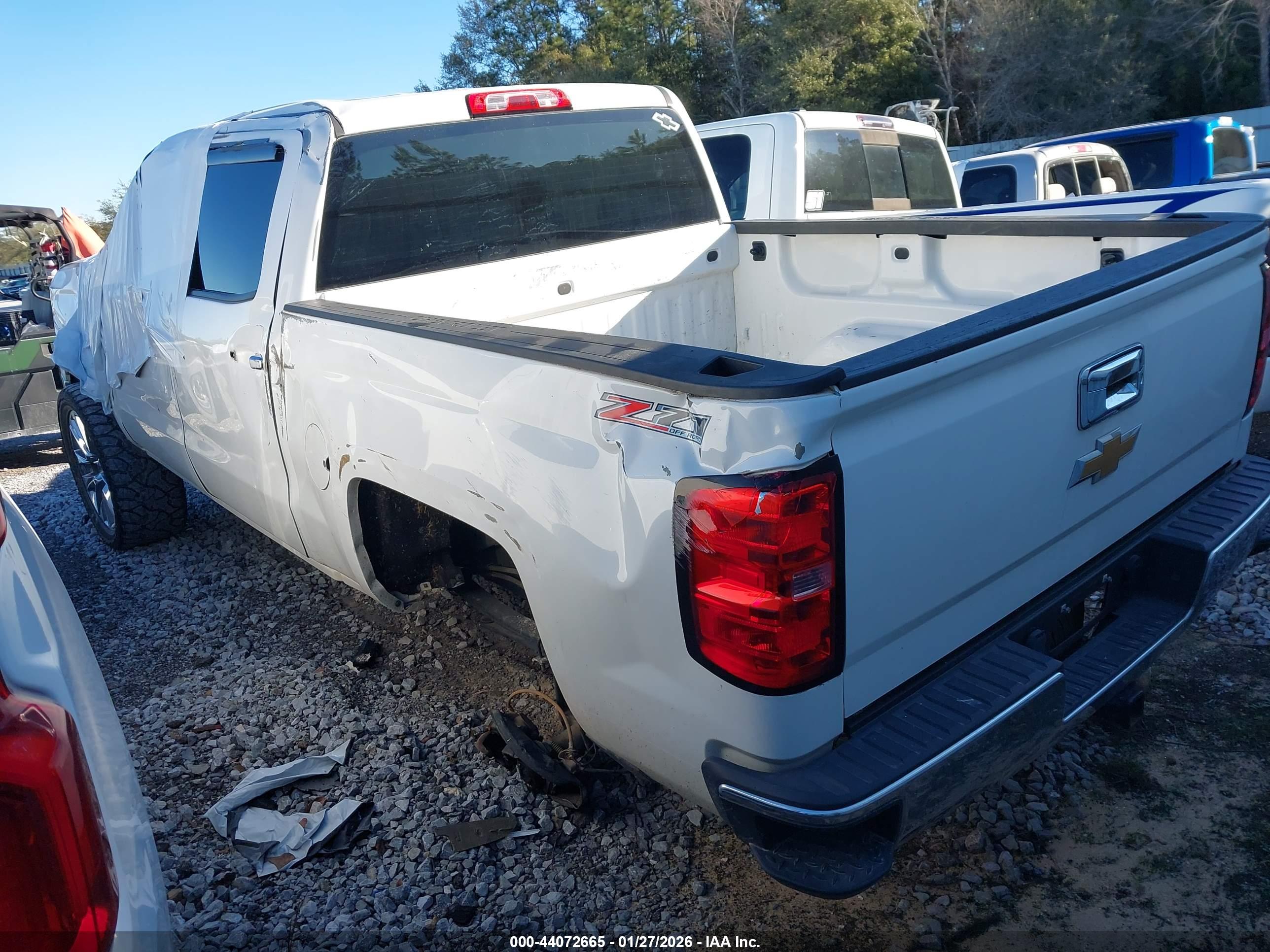 CHEVROLET SILVERADO image 3