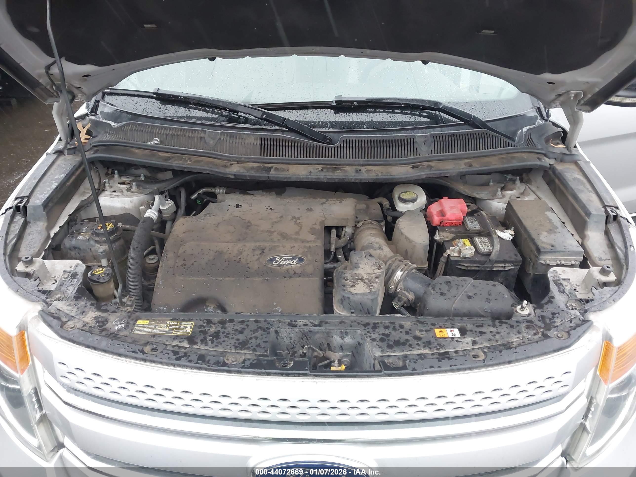 FORD EXPLORER image 10