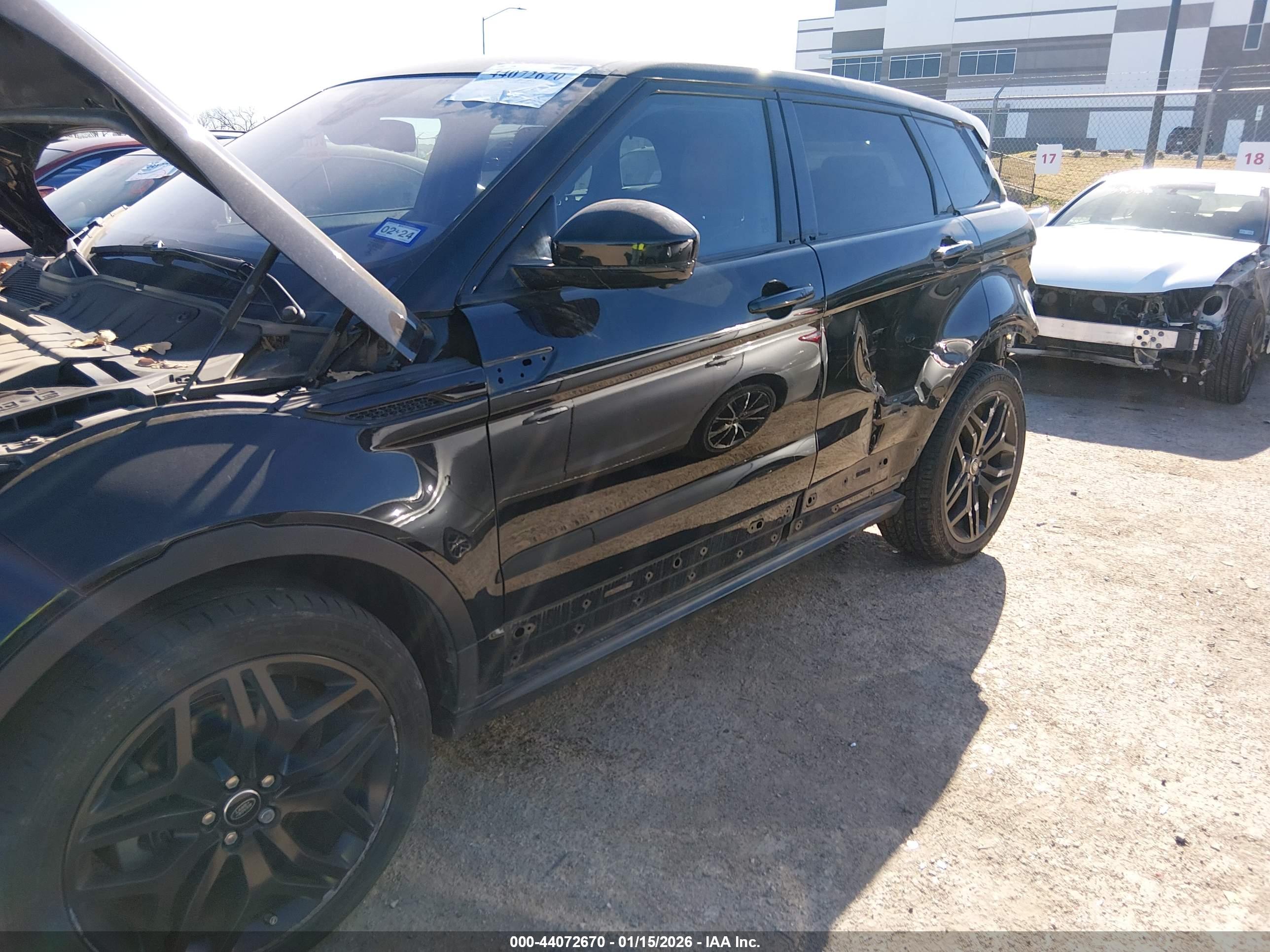 LAND ROVER image 6