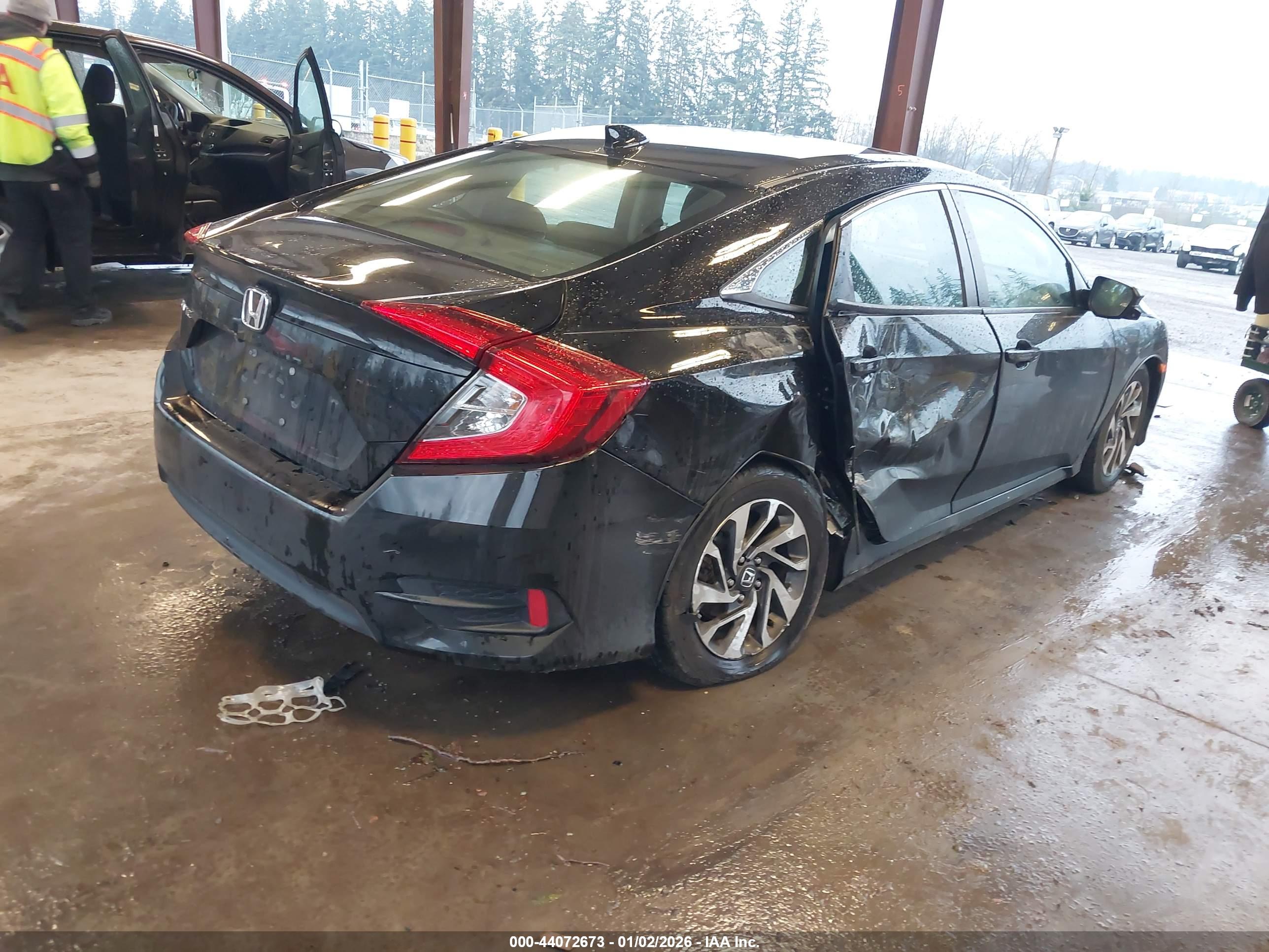 HONDA CIVIC image 4