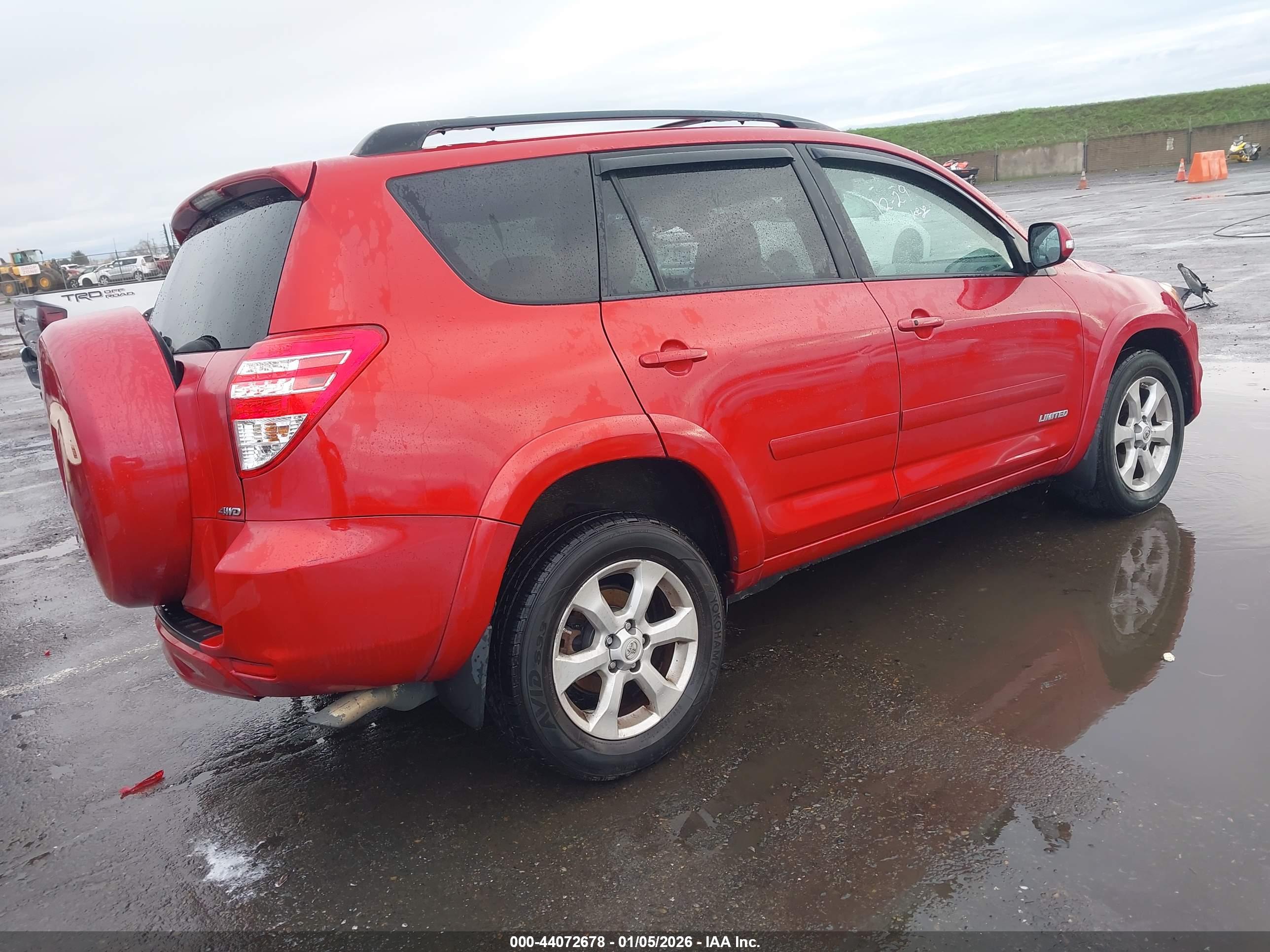TOYOTA RAV4 image 4