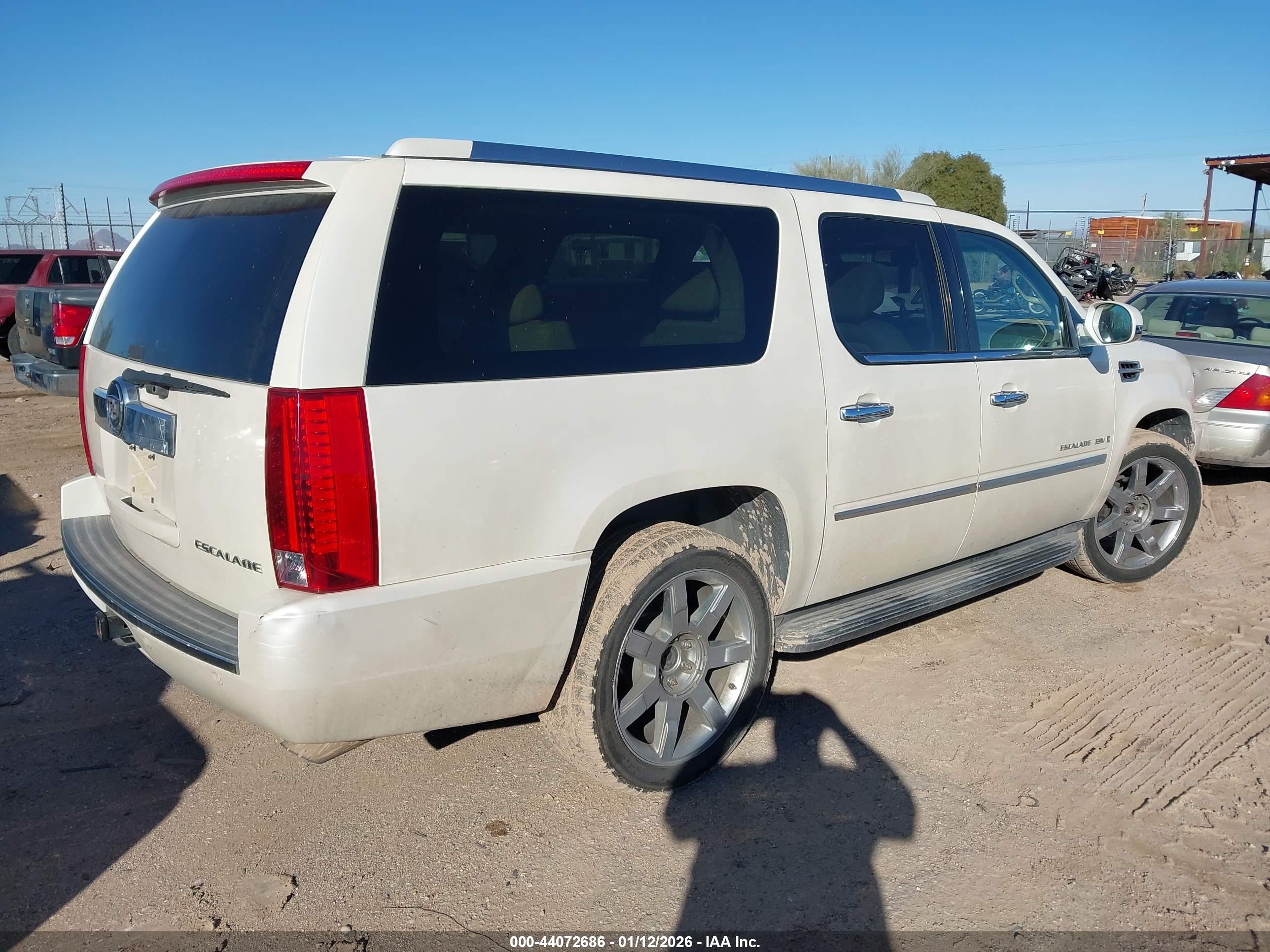 CADILLAC ESCALADE image 4