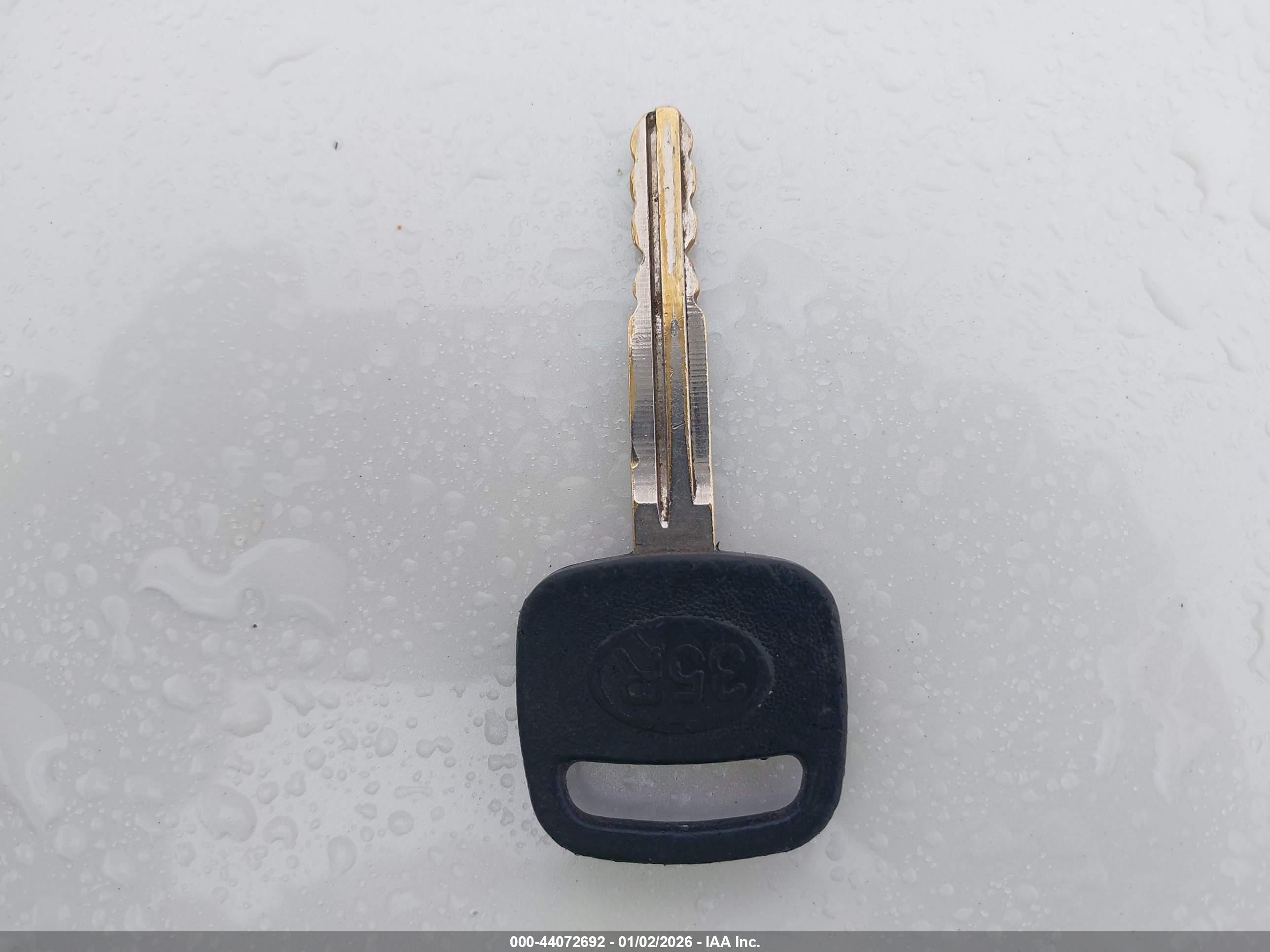 PONTIAC VIBE image 11
