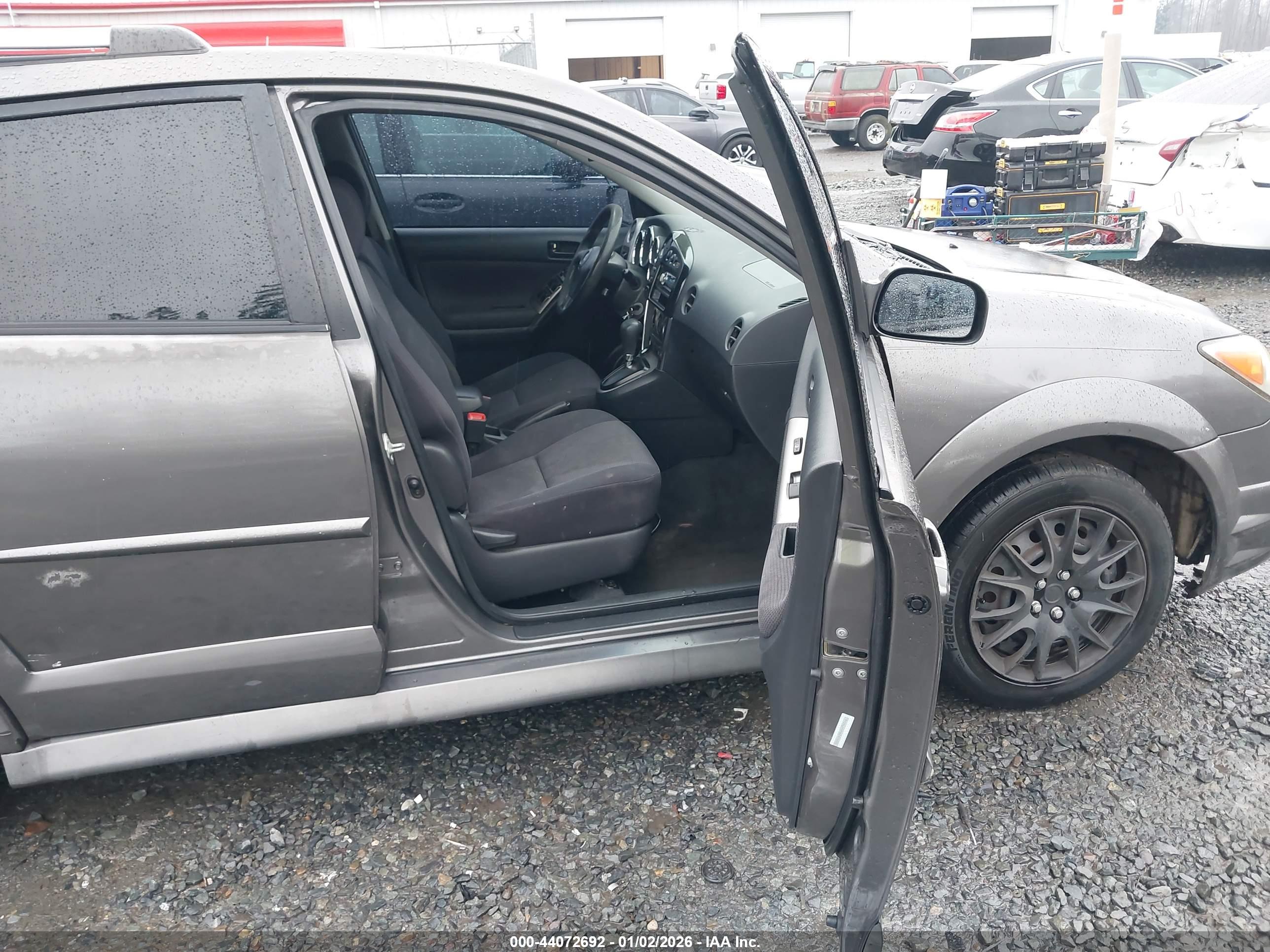PONTIAC VIBE image 5