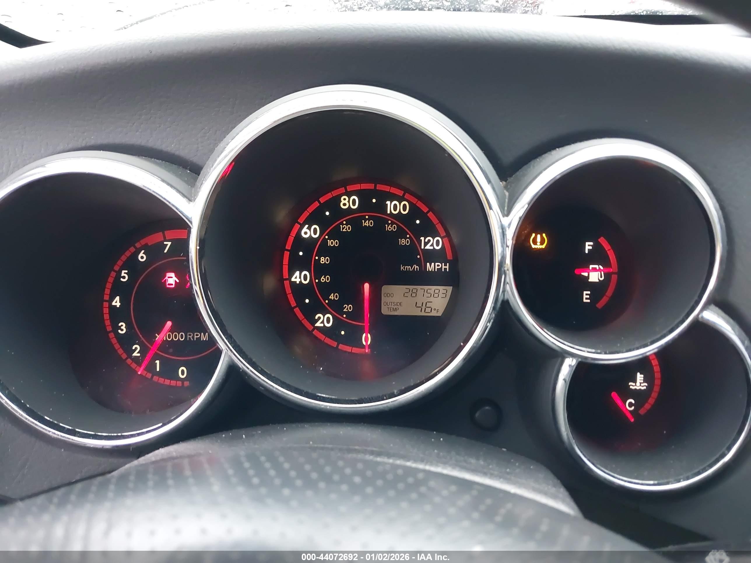 PONTIAC VIBE image 7