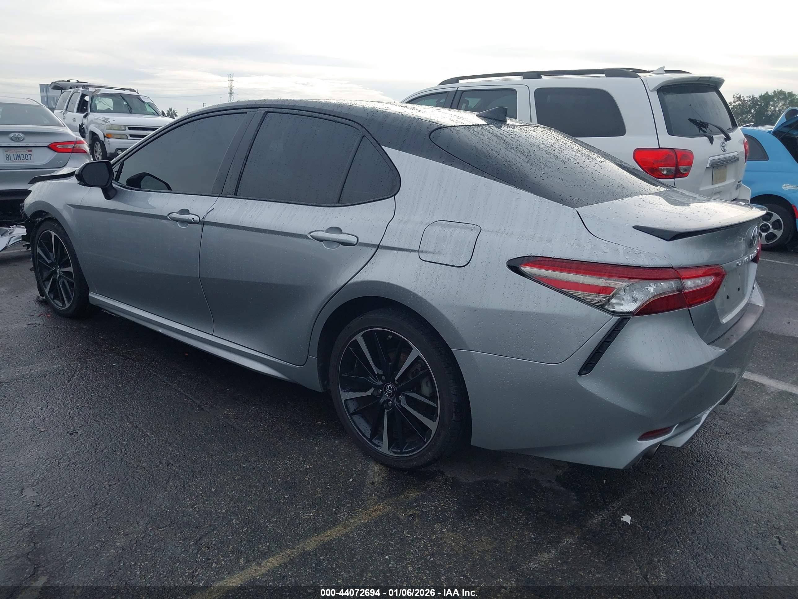 TOYOTA CAMRY image 3