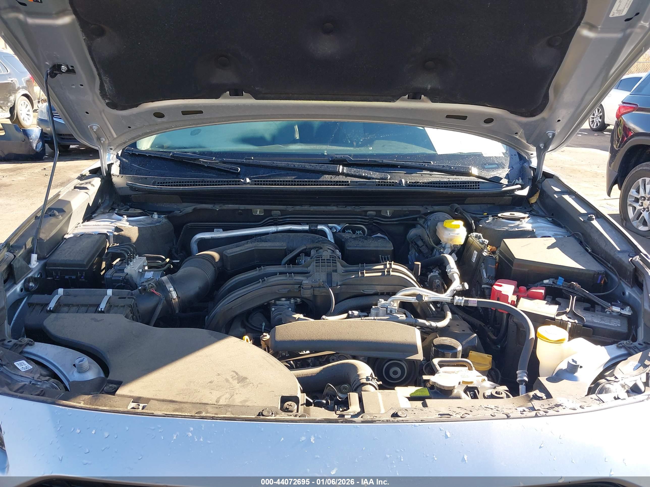 SUBARU OUTBACK image 10