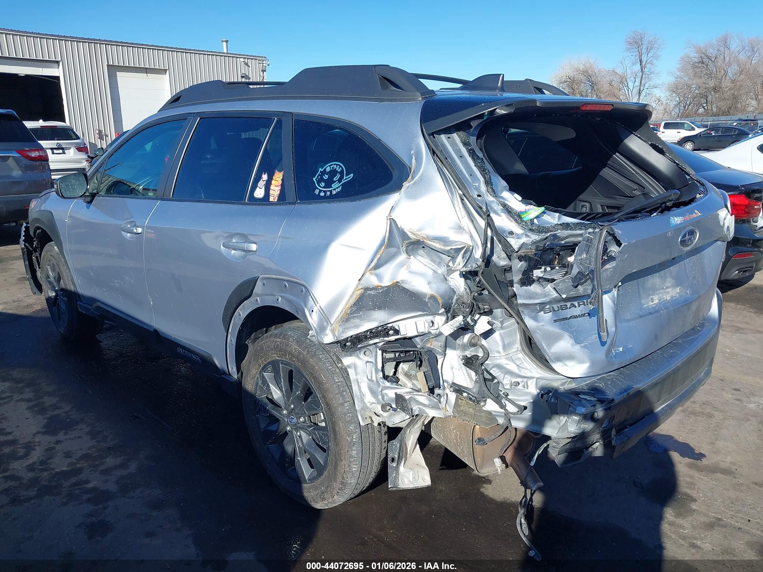 SUBARU OUTBACK image 3