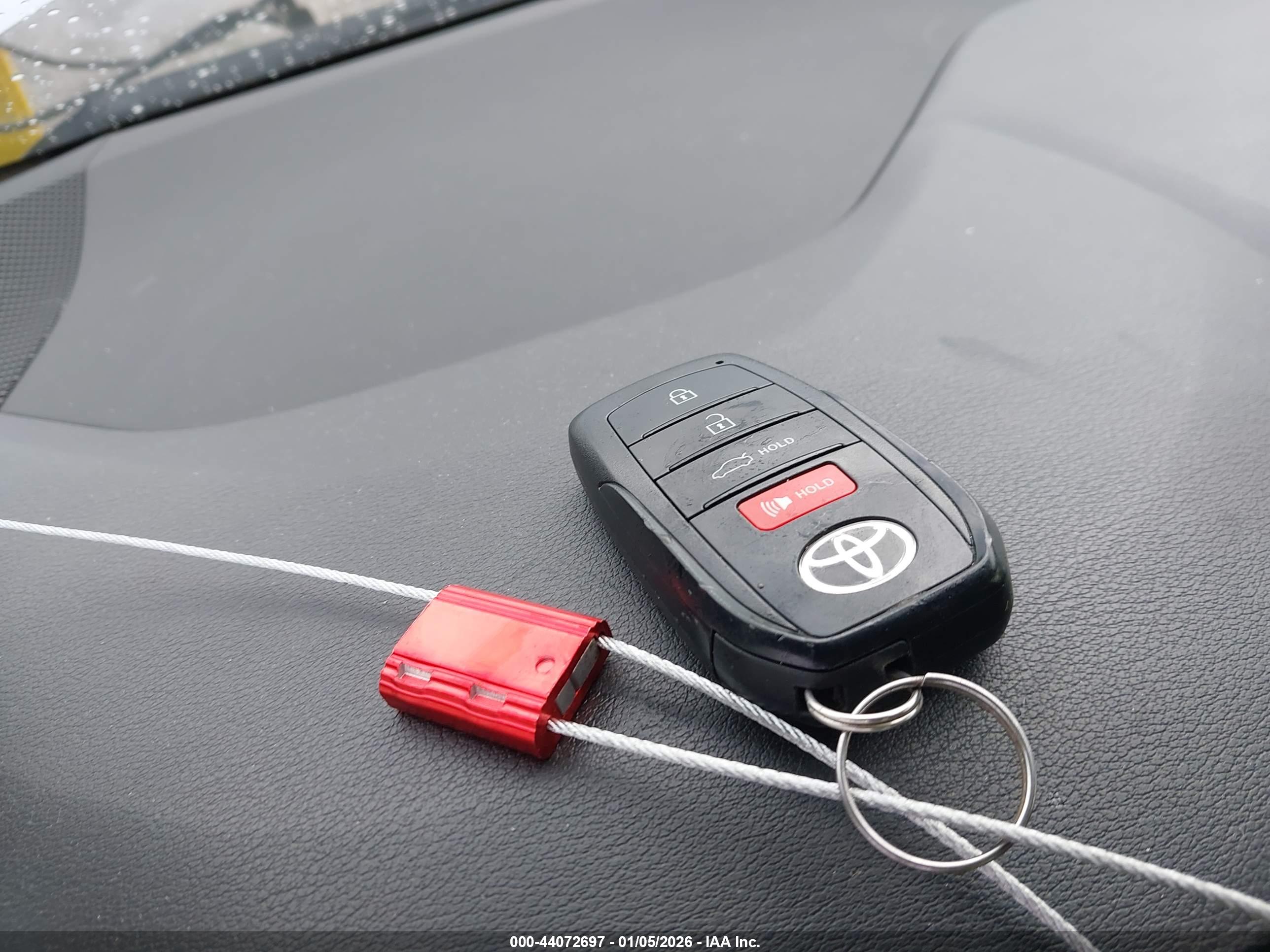 TOYOTA COROLLA image 11