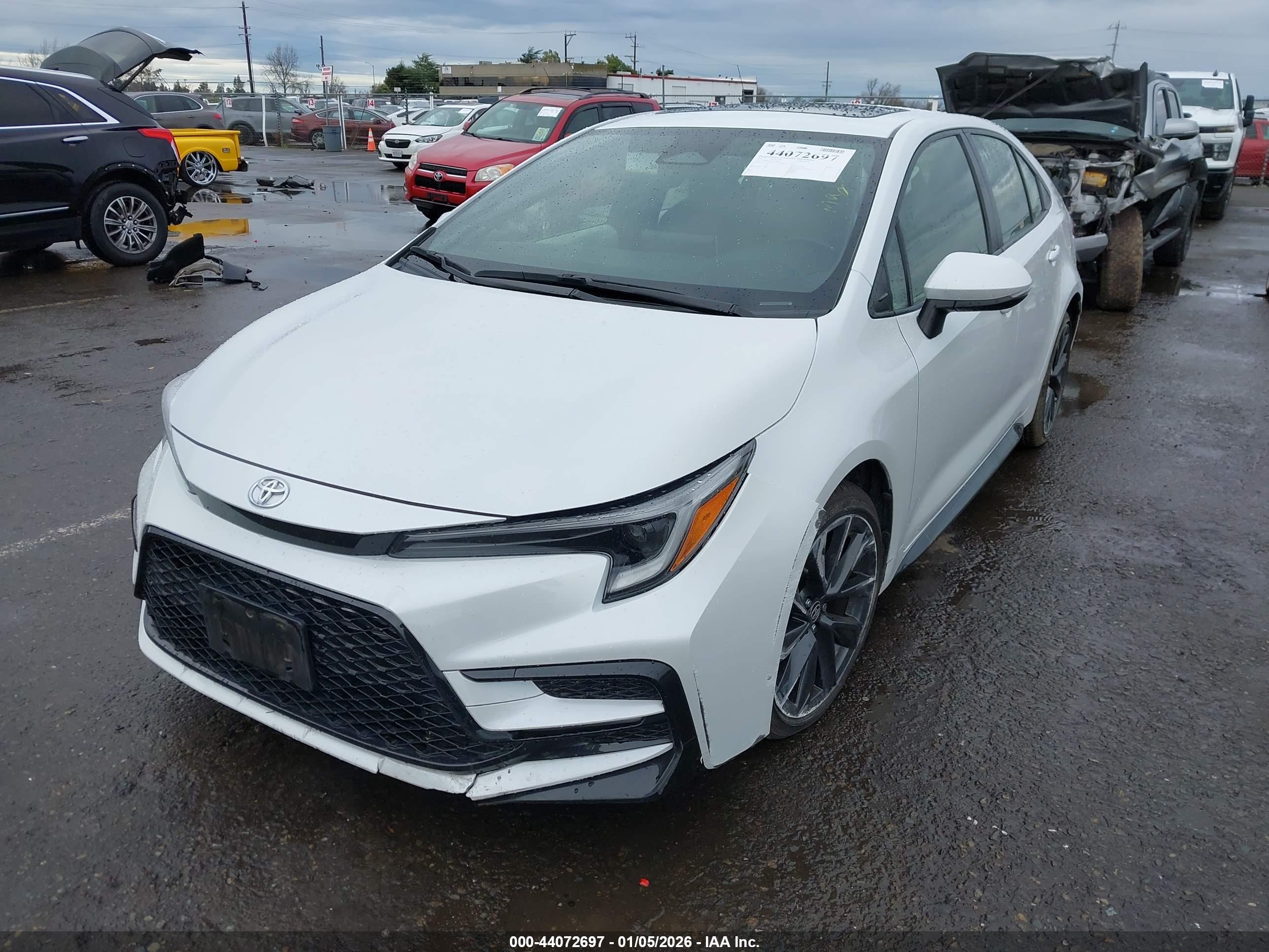 TOYOTA COROLLA image 2