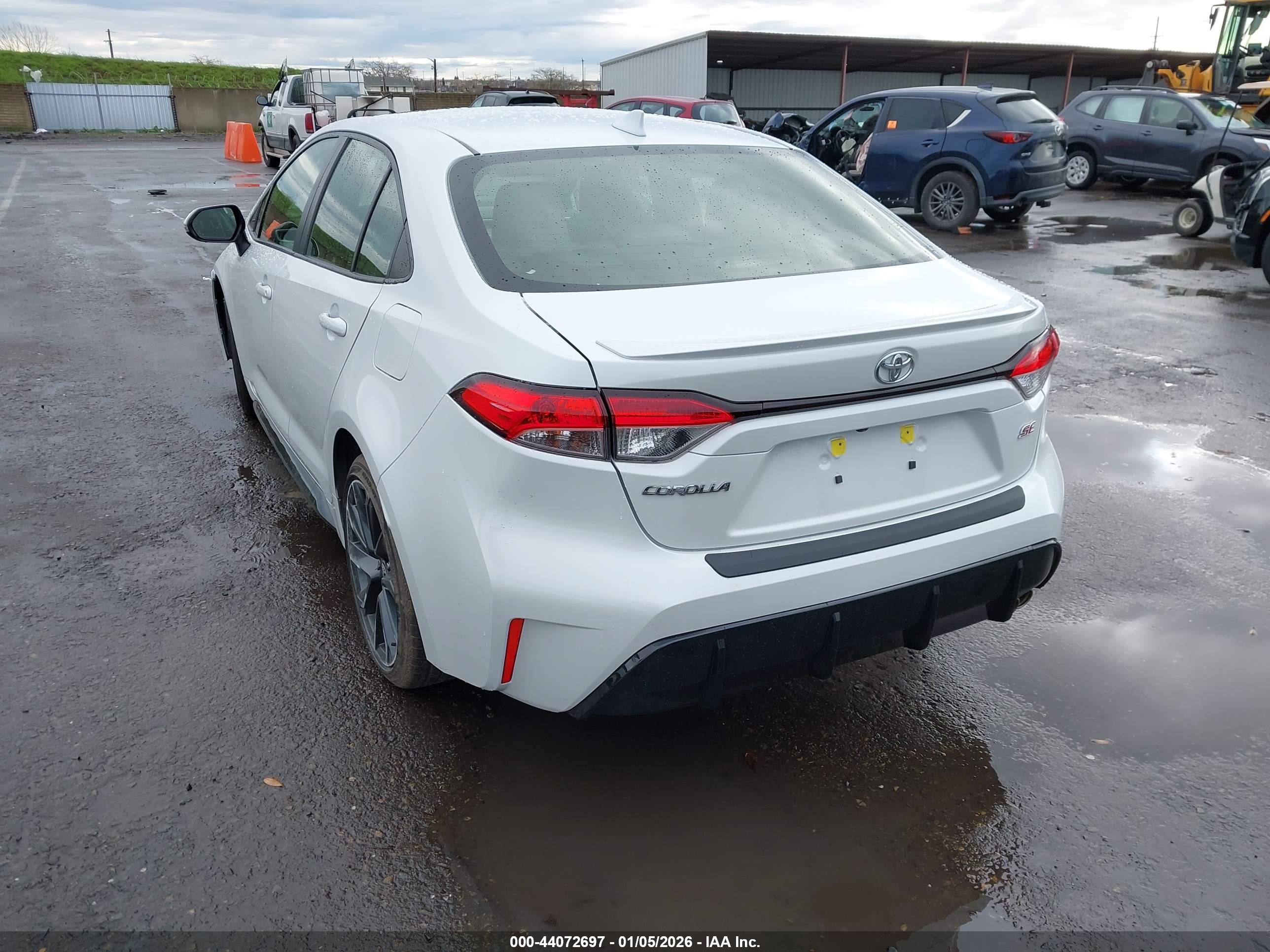 TOYOTA COROLLA image 3