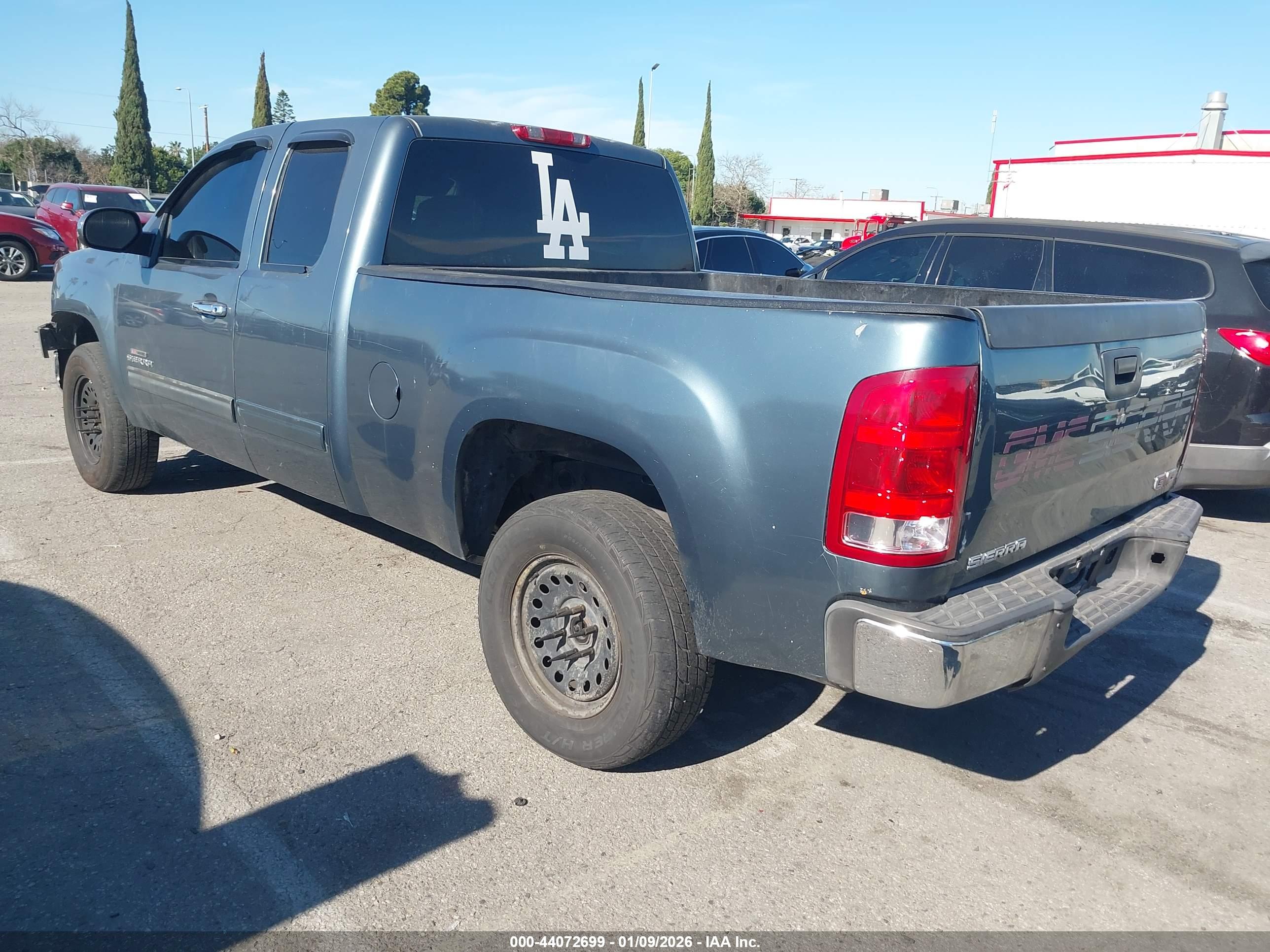 GMC SIERRA image 3
