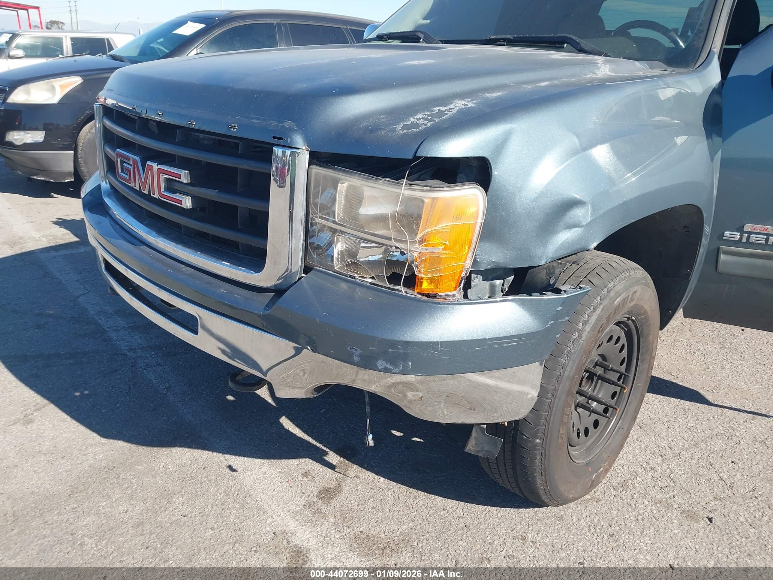 GMC SIERRA image 6