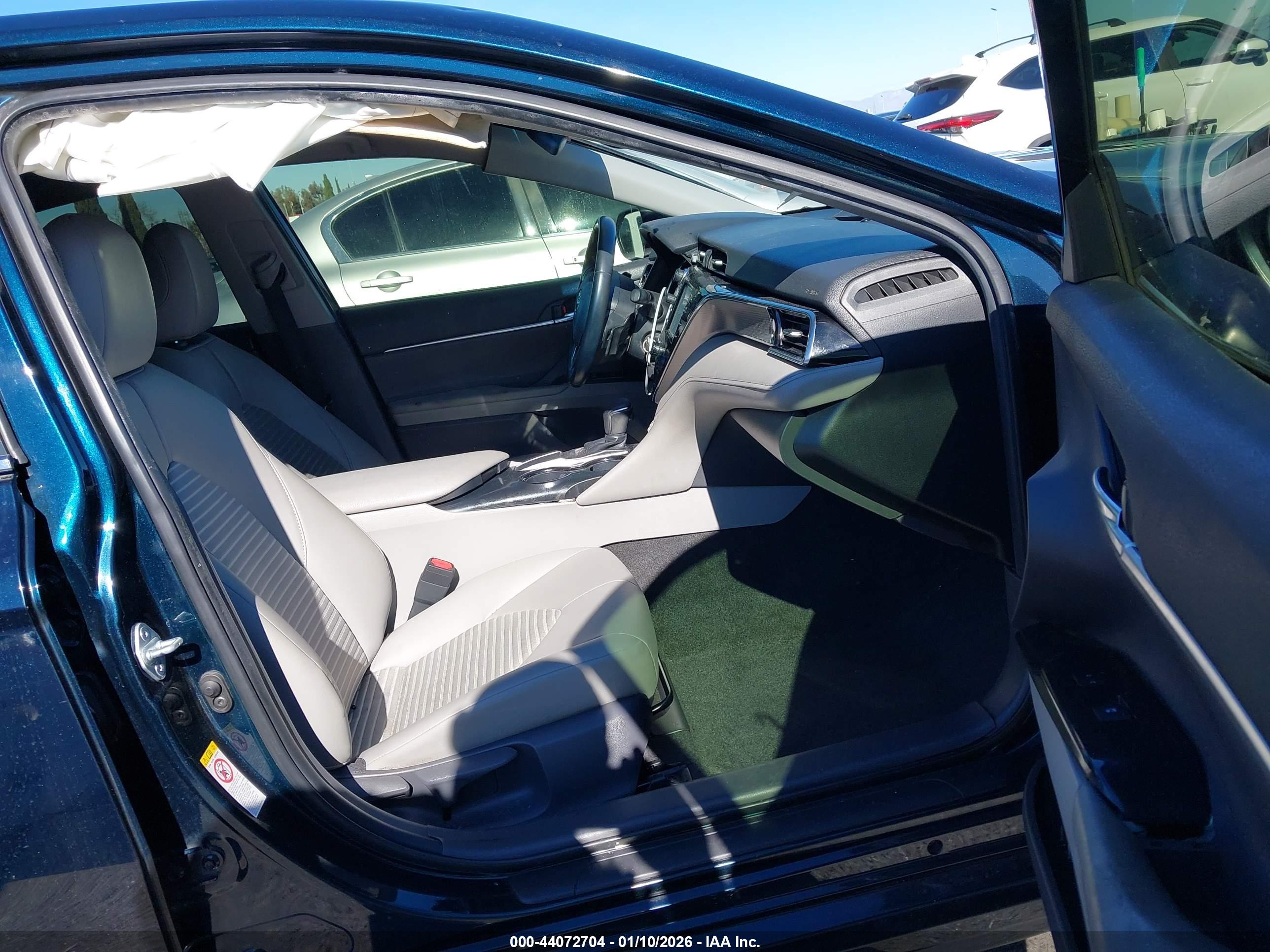 TOYOTA CAMRY image 5