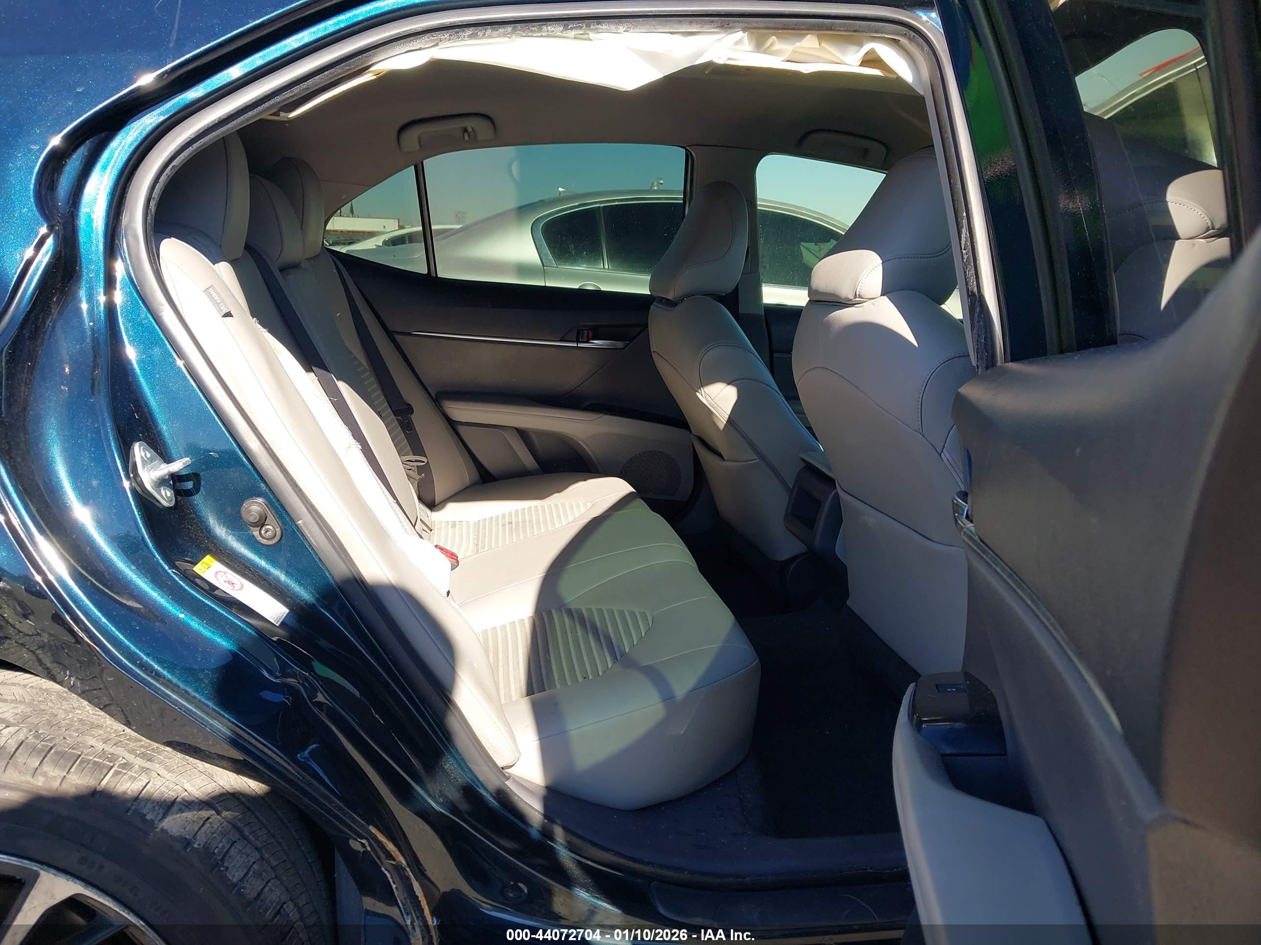 TOYOTA CAMRY image 8