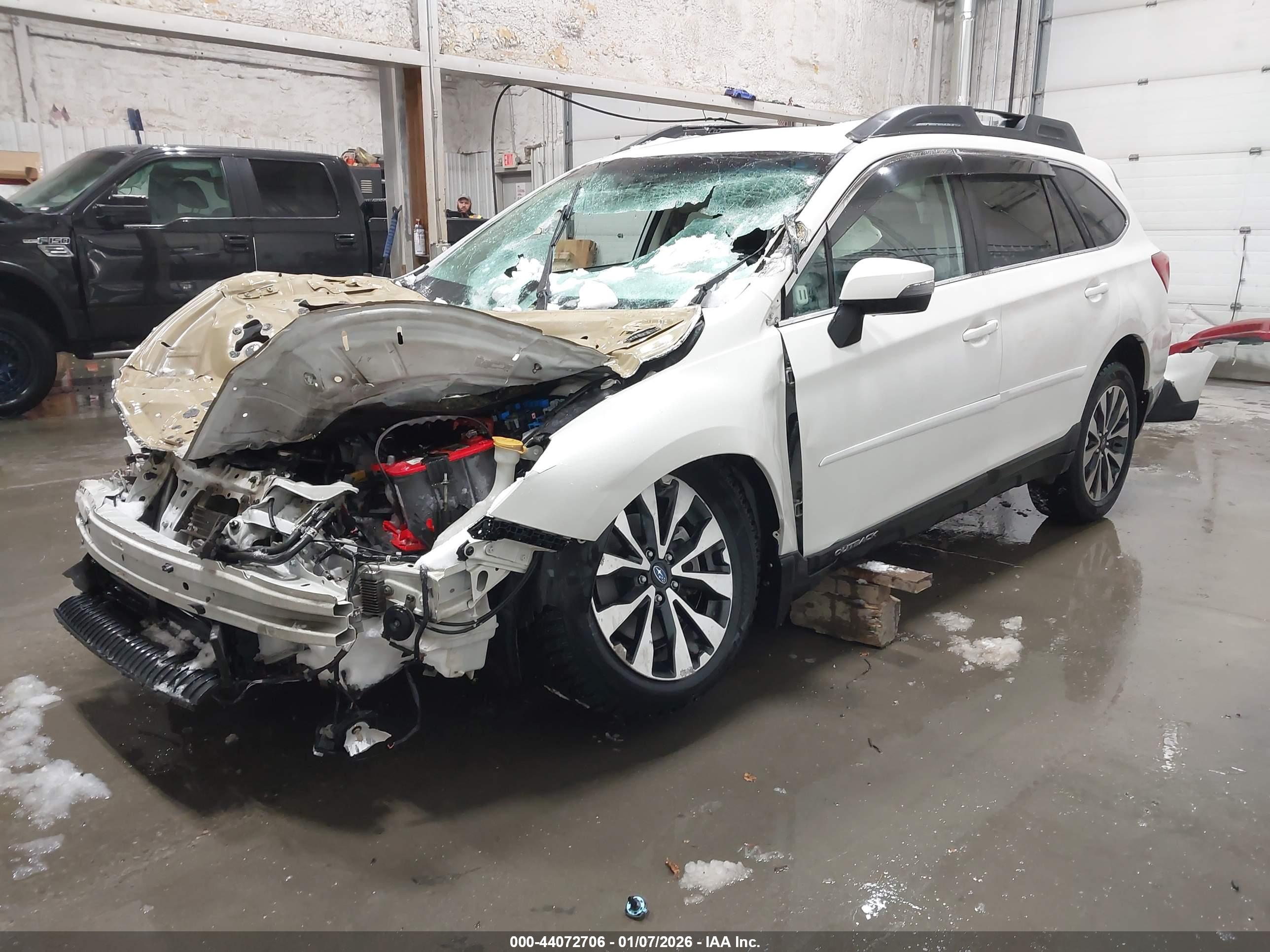 SUBARU OUTBACK image 2