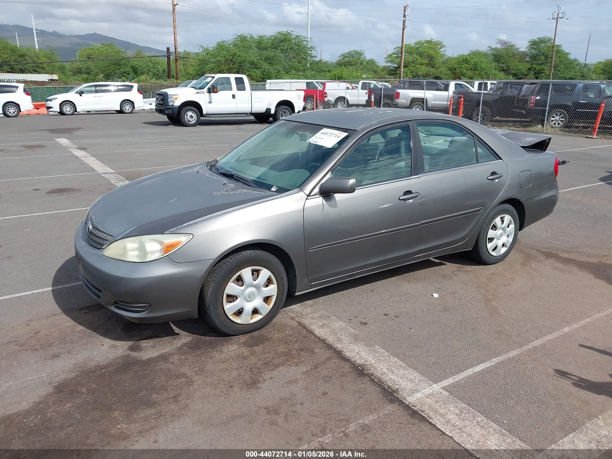 TOYOTA CAMRY image 2