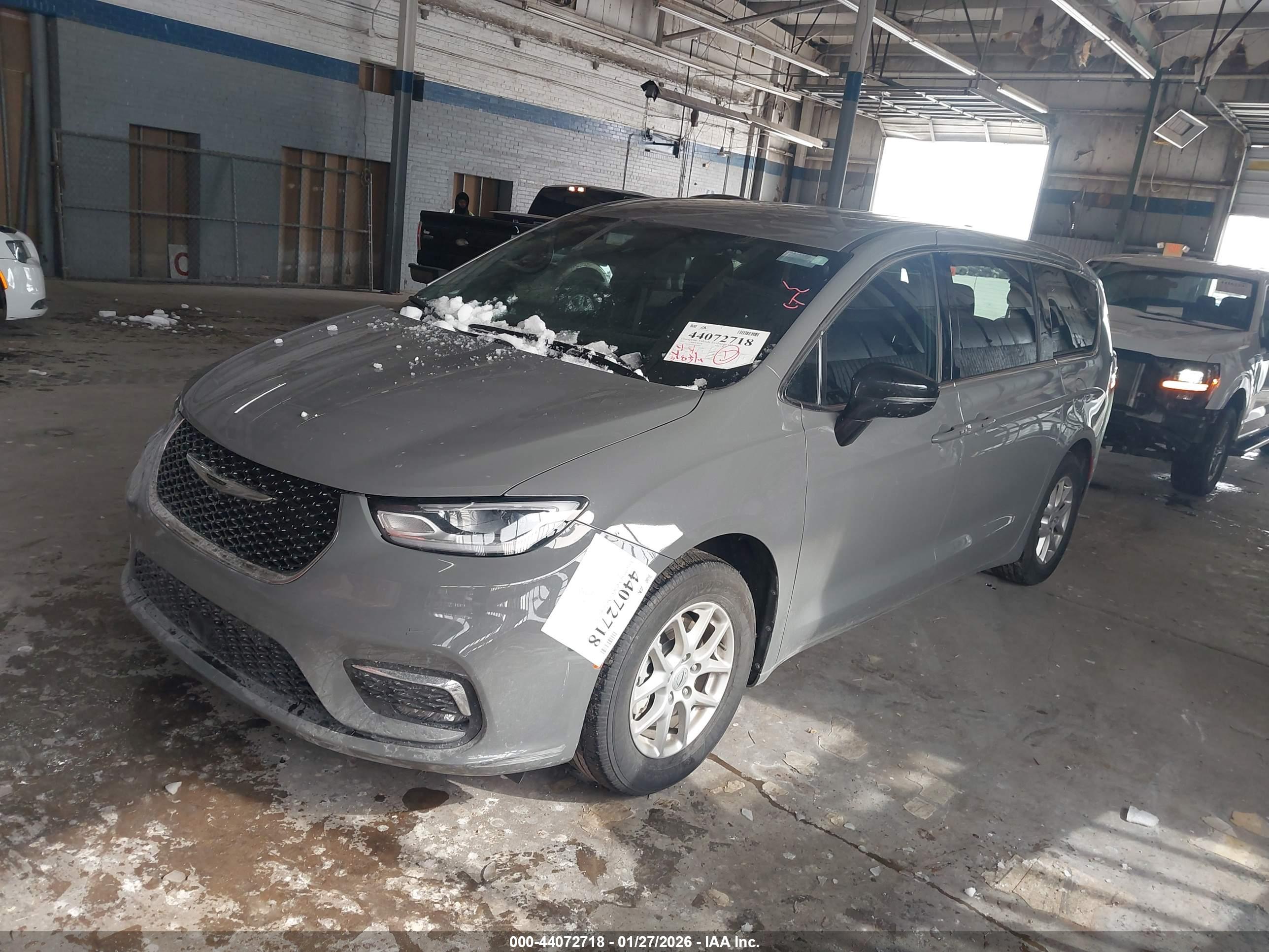 CHRYSLER PACIFICA image 2