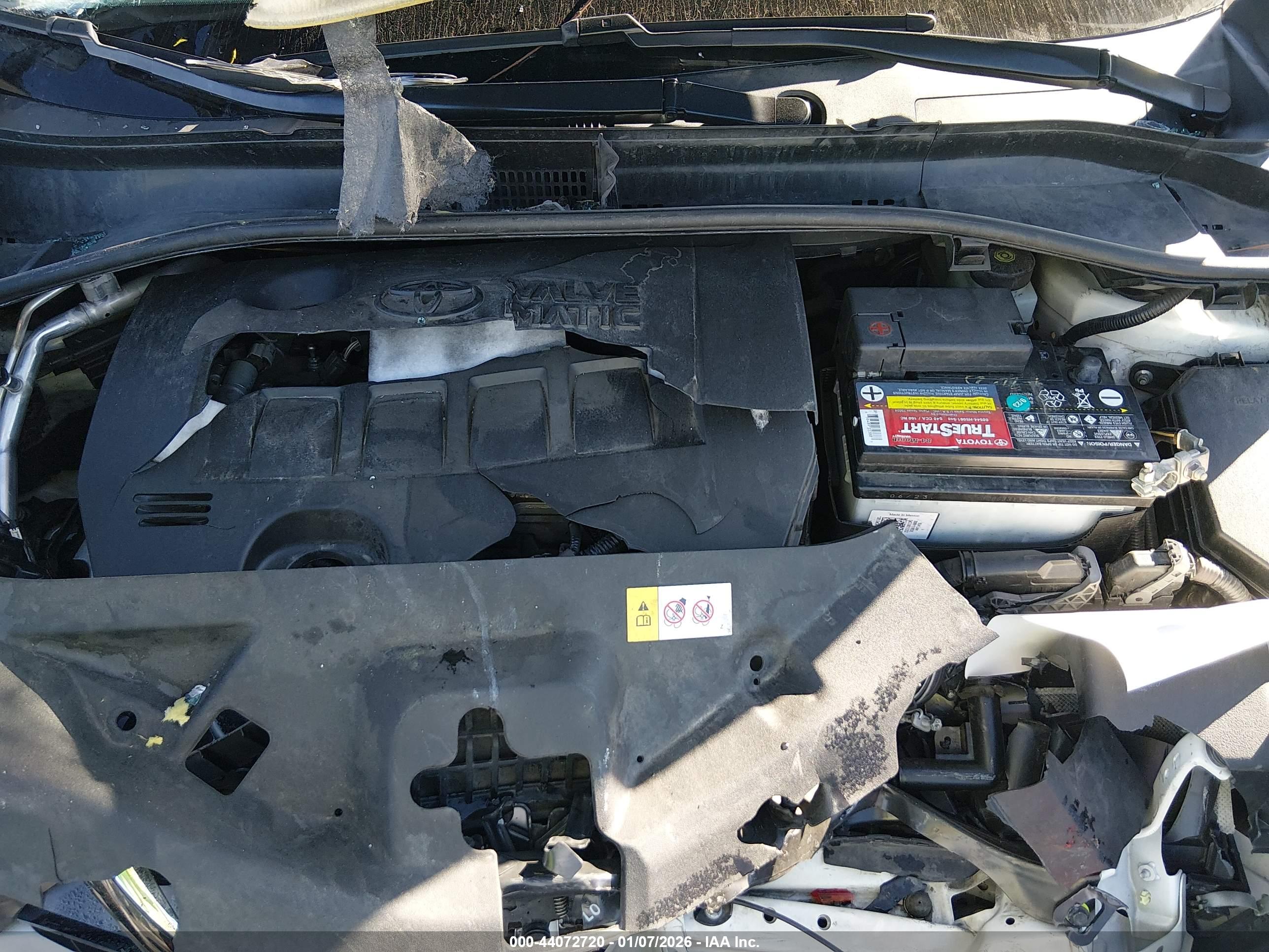 TOYOTA C-HR image 10