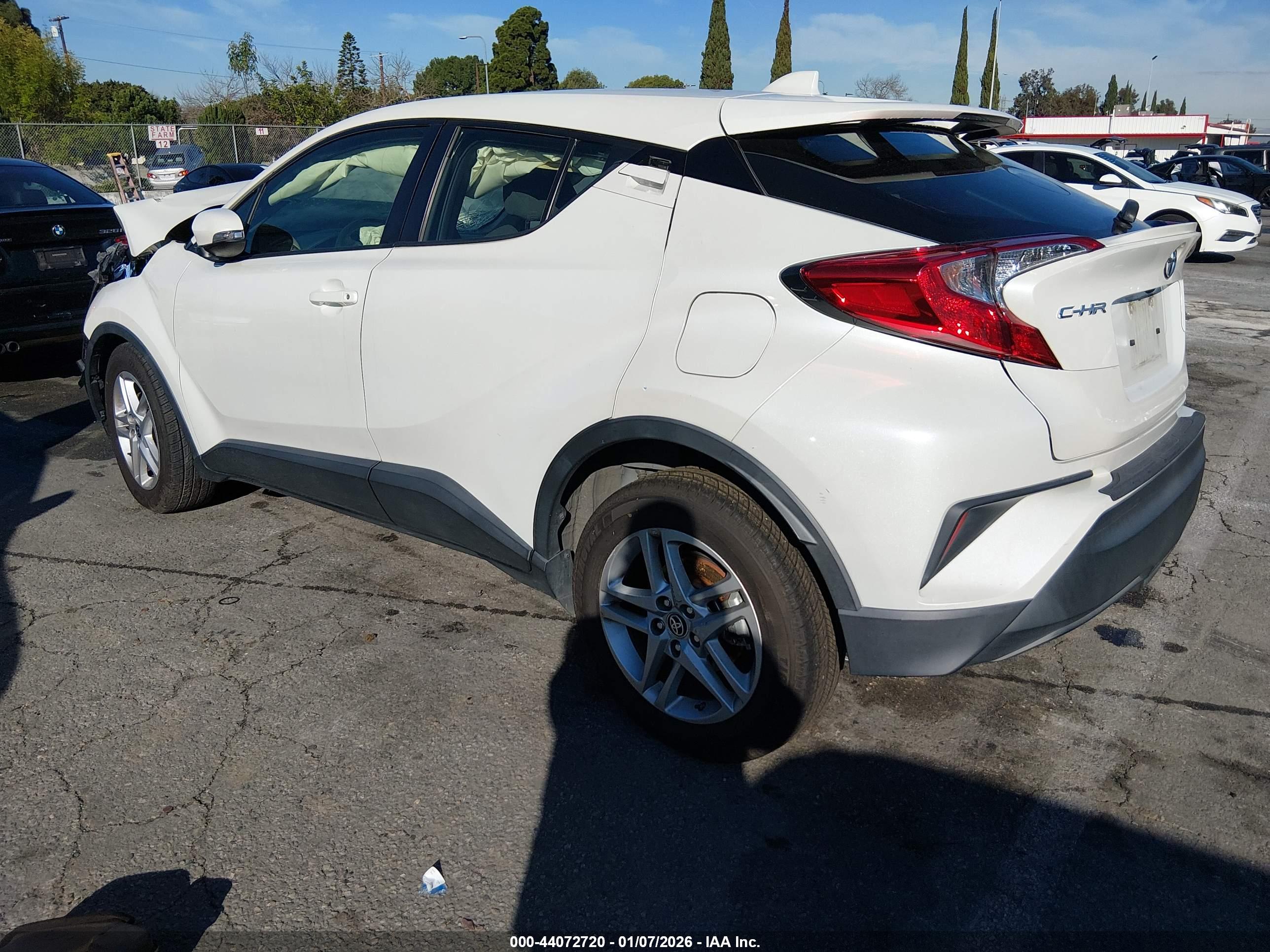 TOYOTA C-HR image 3