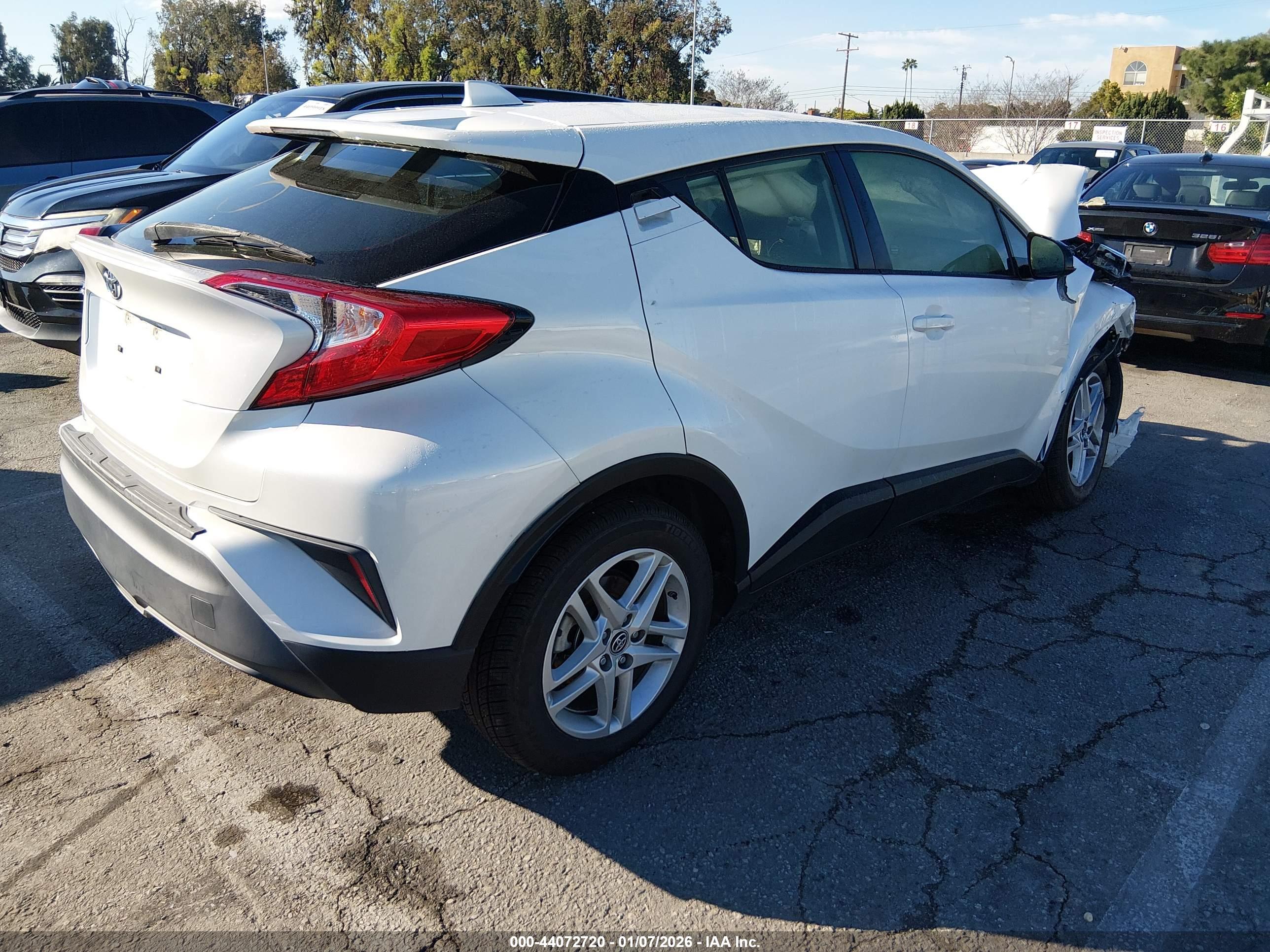 TOYOTA C-HR image 4