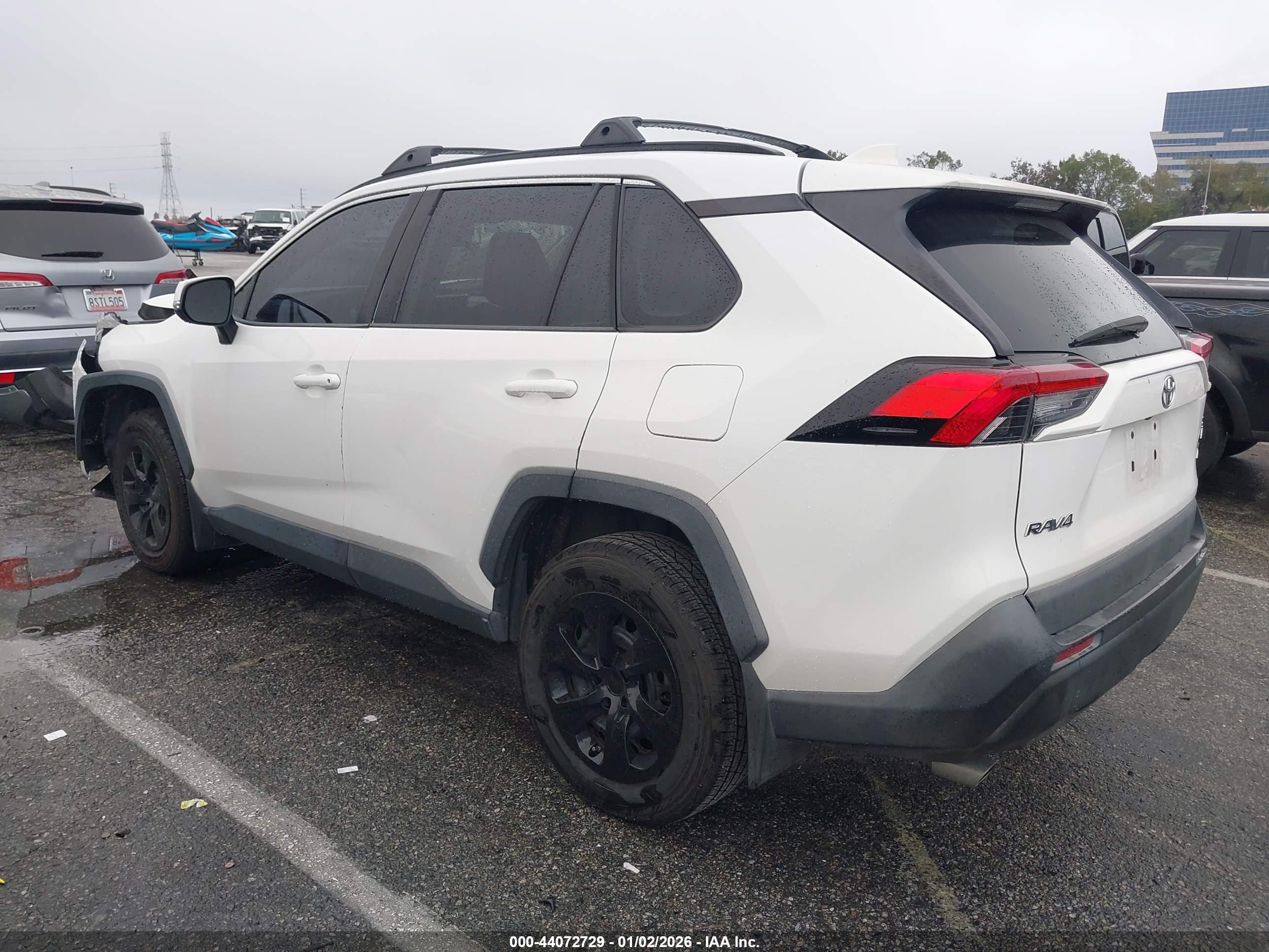 TOYOTA RAV4 image 3