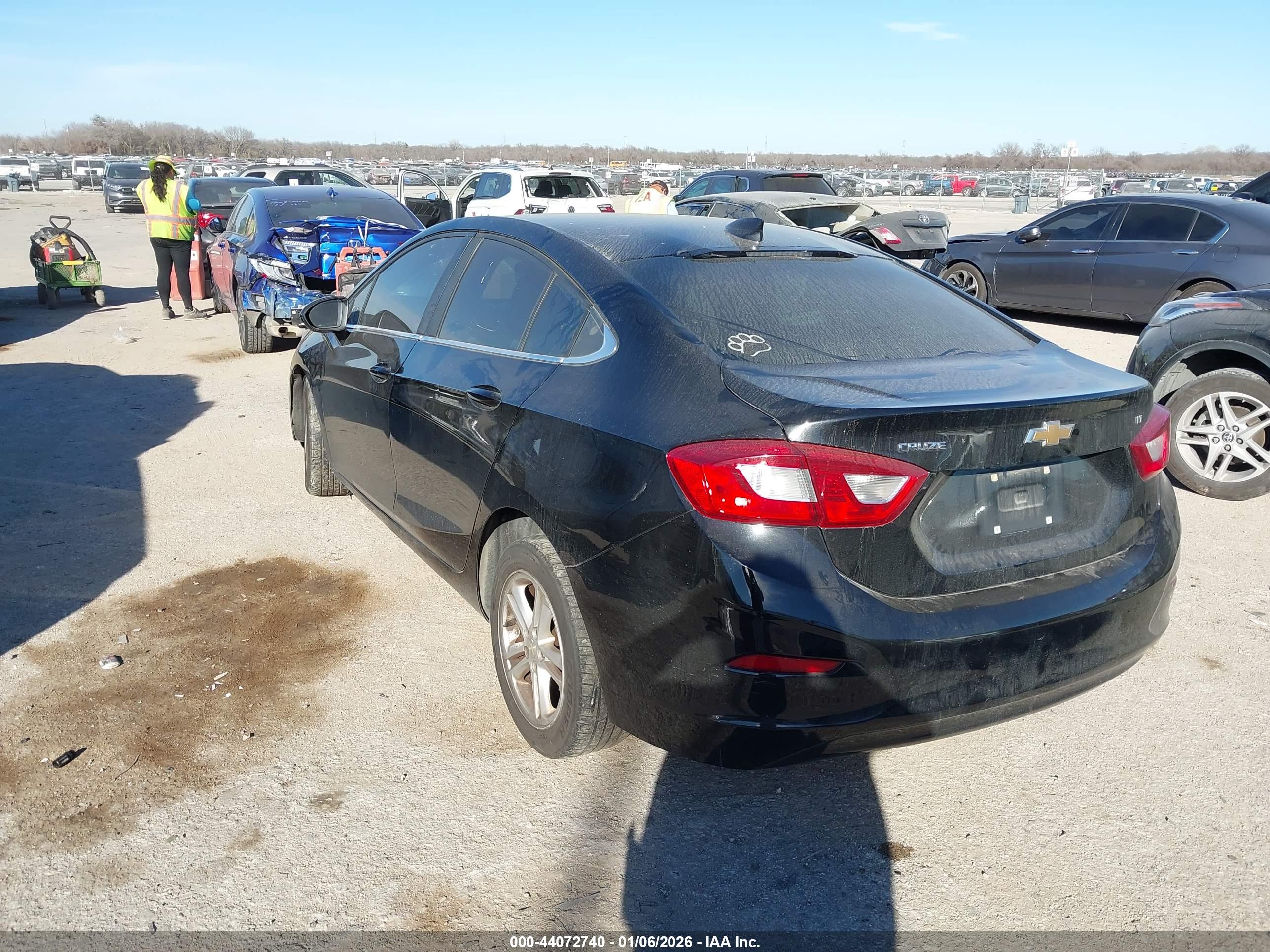 CHEVROLET CRUZE image 3