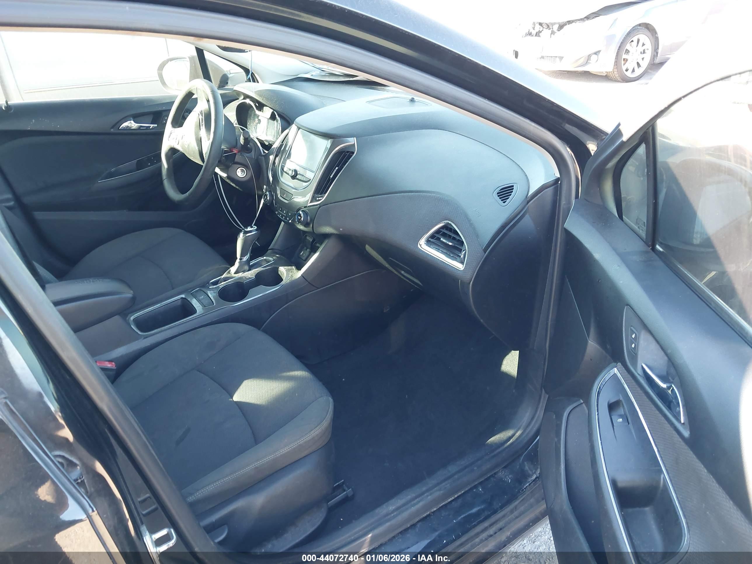 CHEVROLET CRUZE image 5