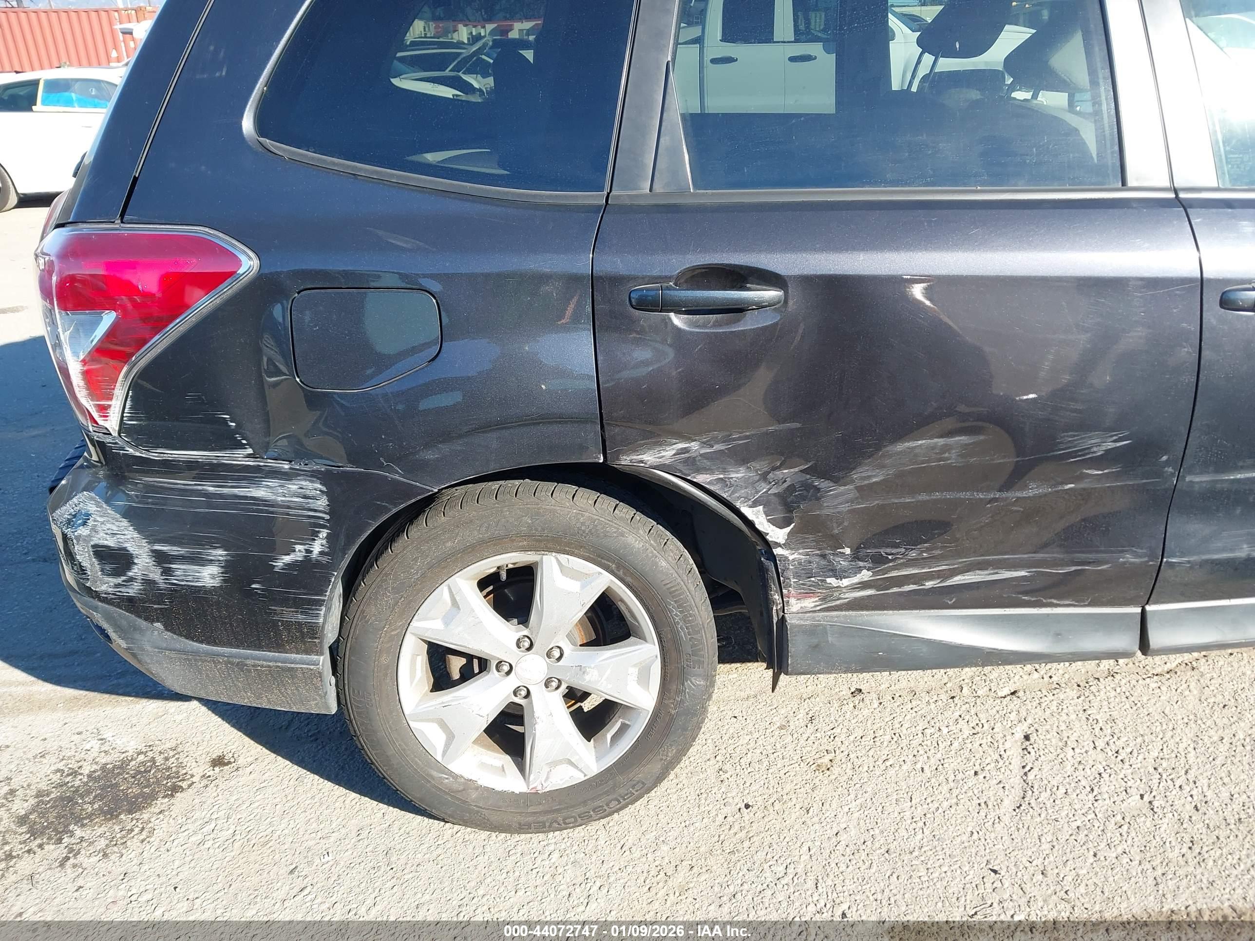 SUBARU FORESTER image 6