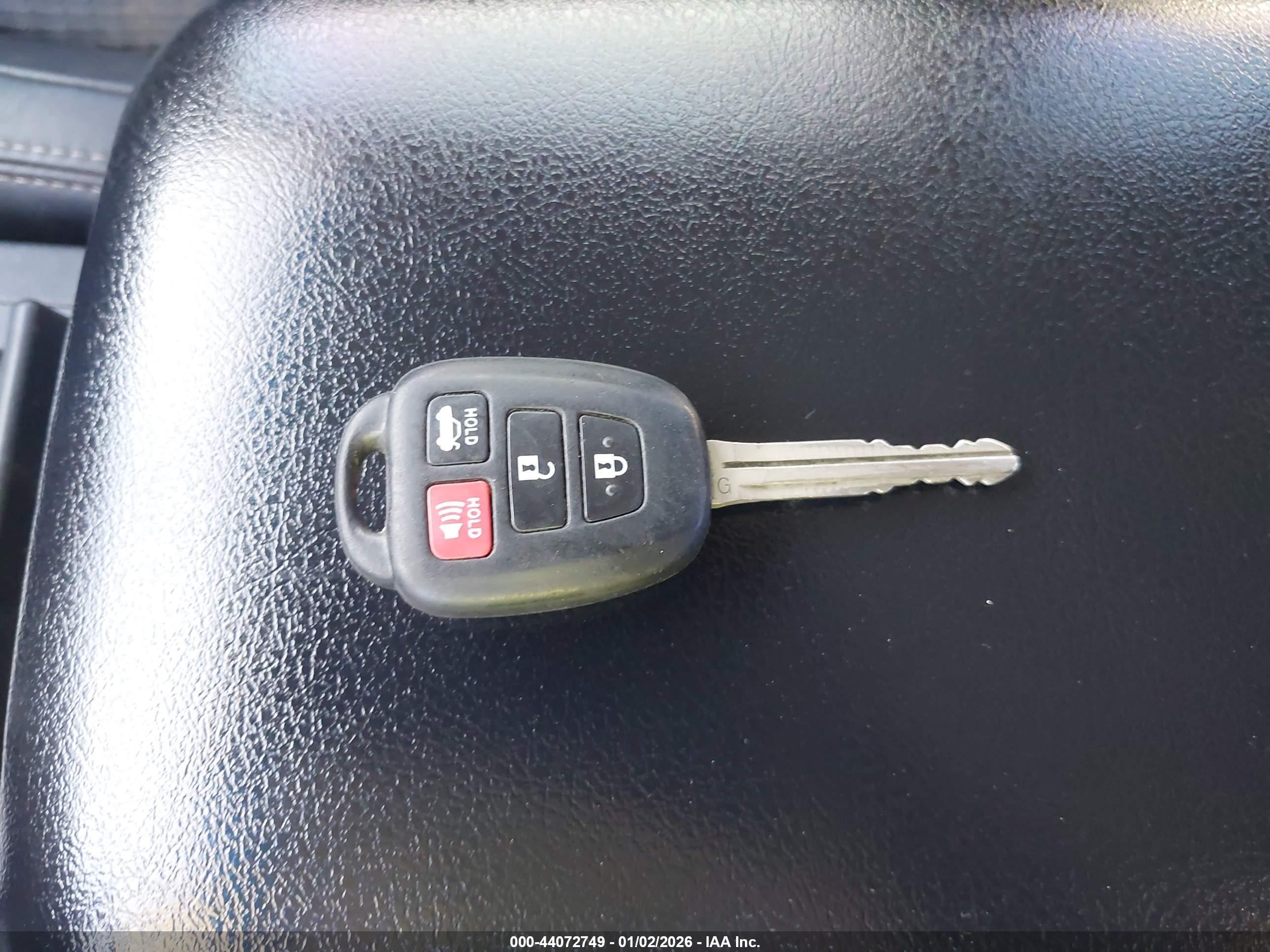 TOYOTA CAMRY image 11