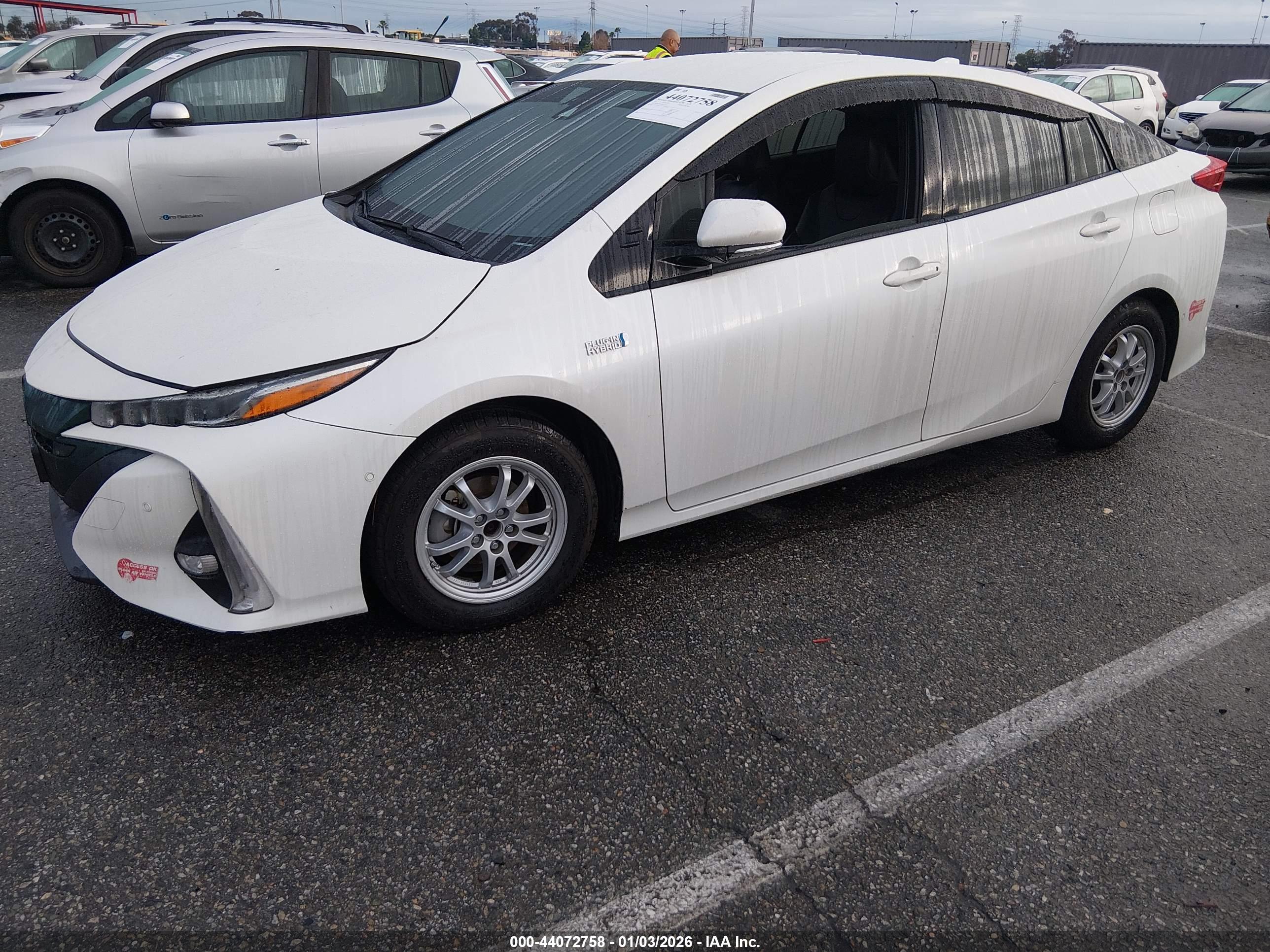 TOYOTA PRIUS image 2