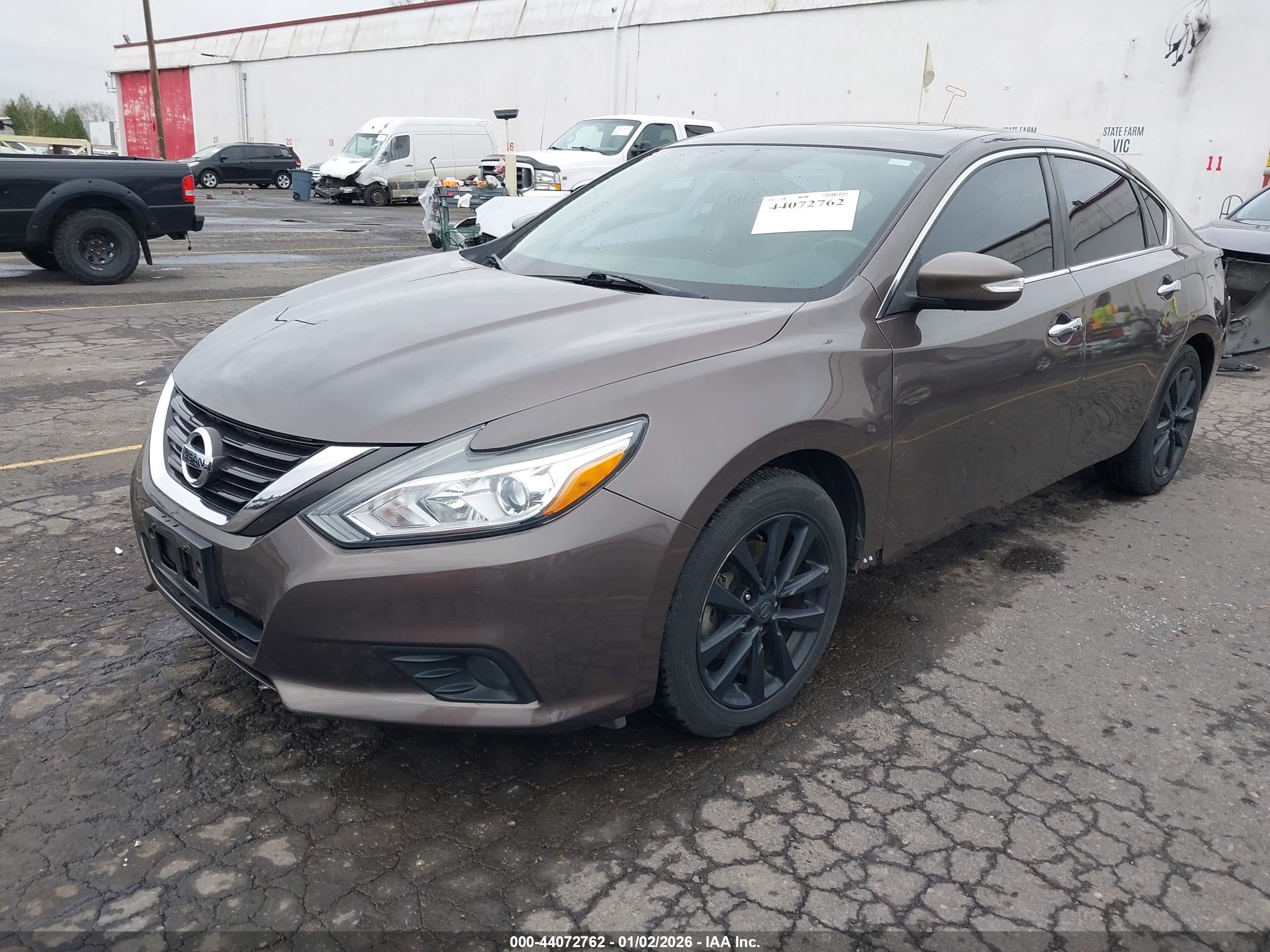 NISSAN ALTIMA image 2