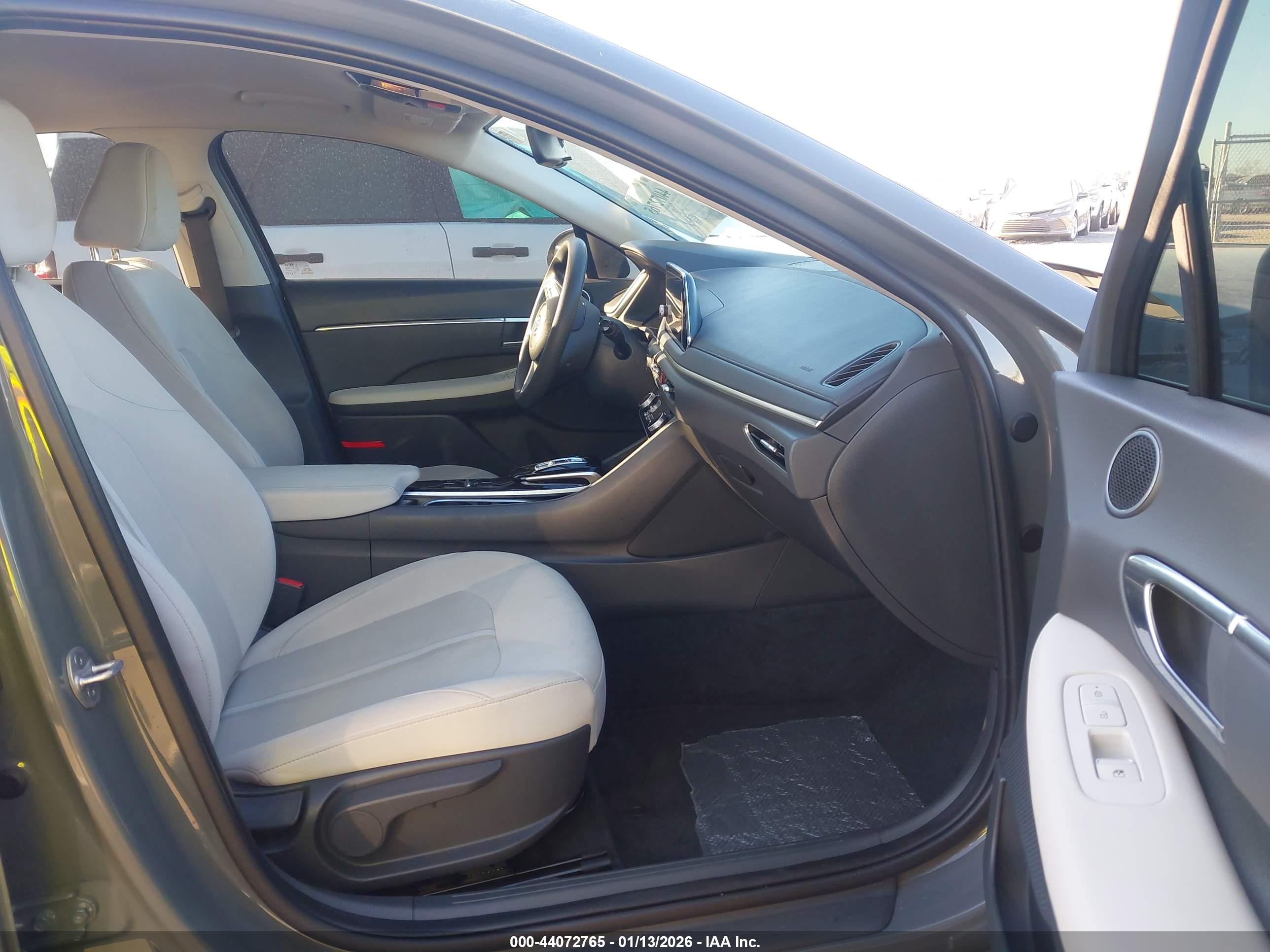 HYUNDAI SONATA image 5