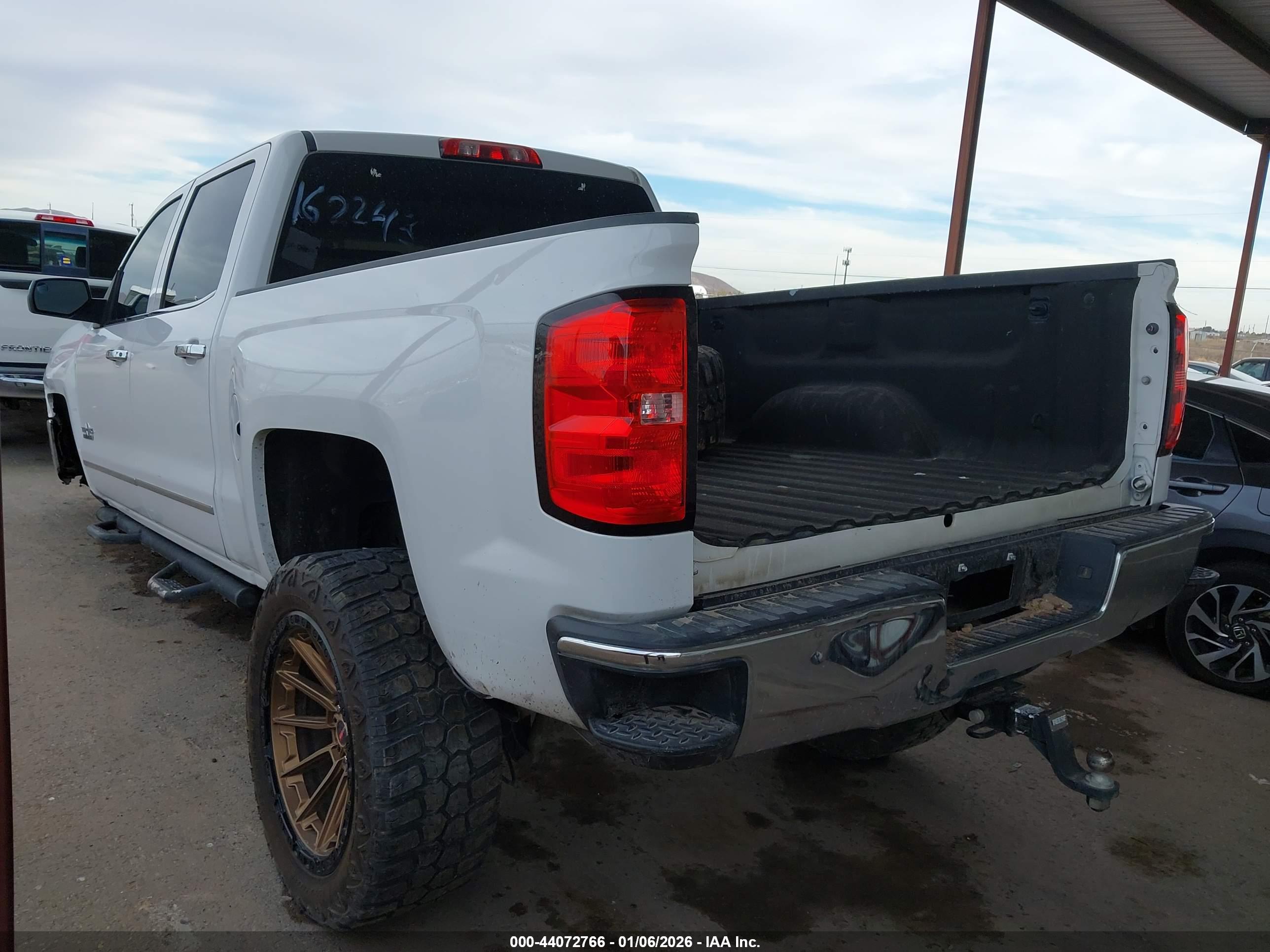 CHEVROLET SILVERADO image 3