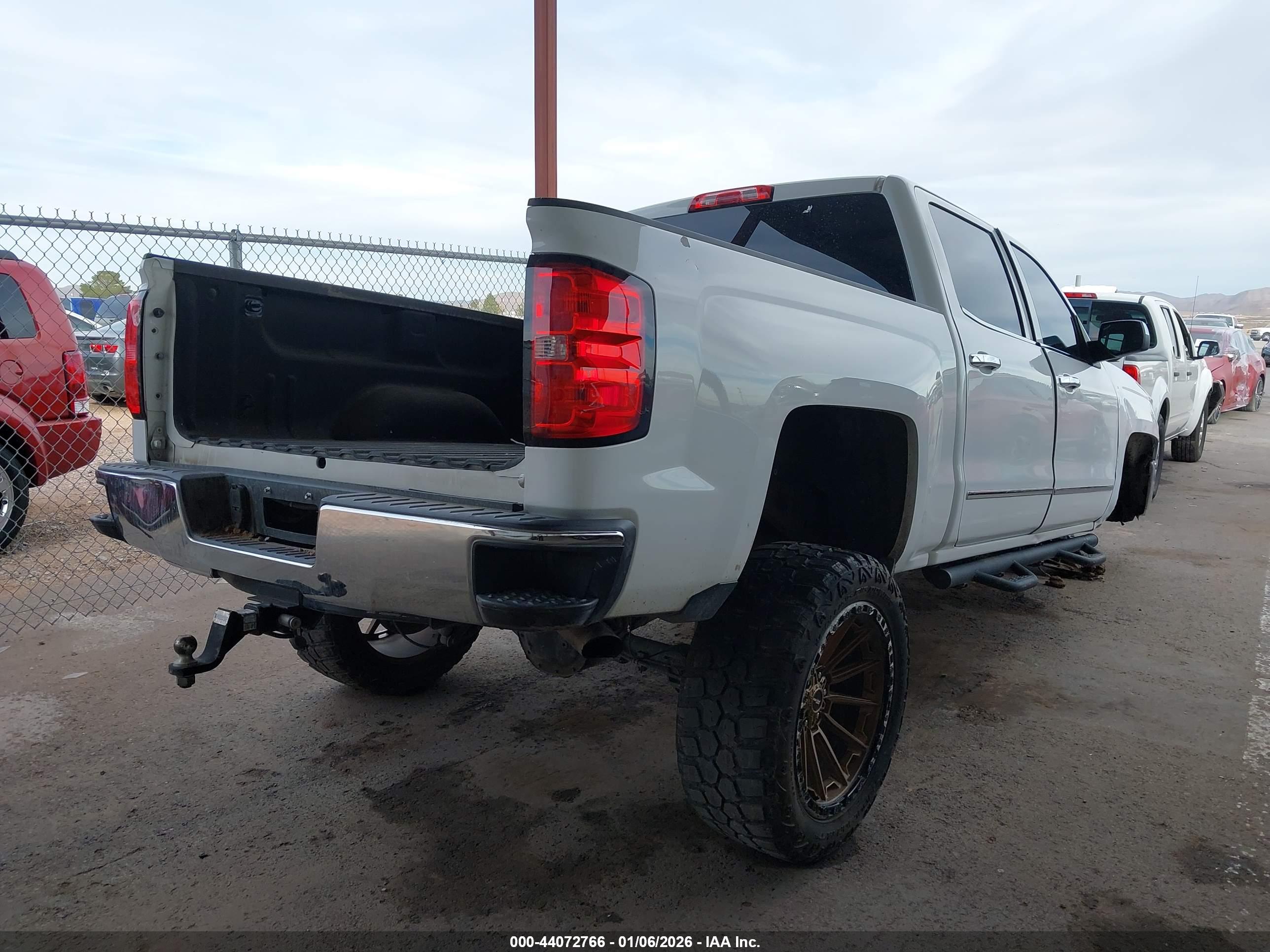CHEVROLET SILVERADO image 4