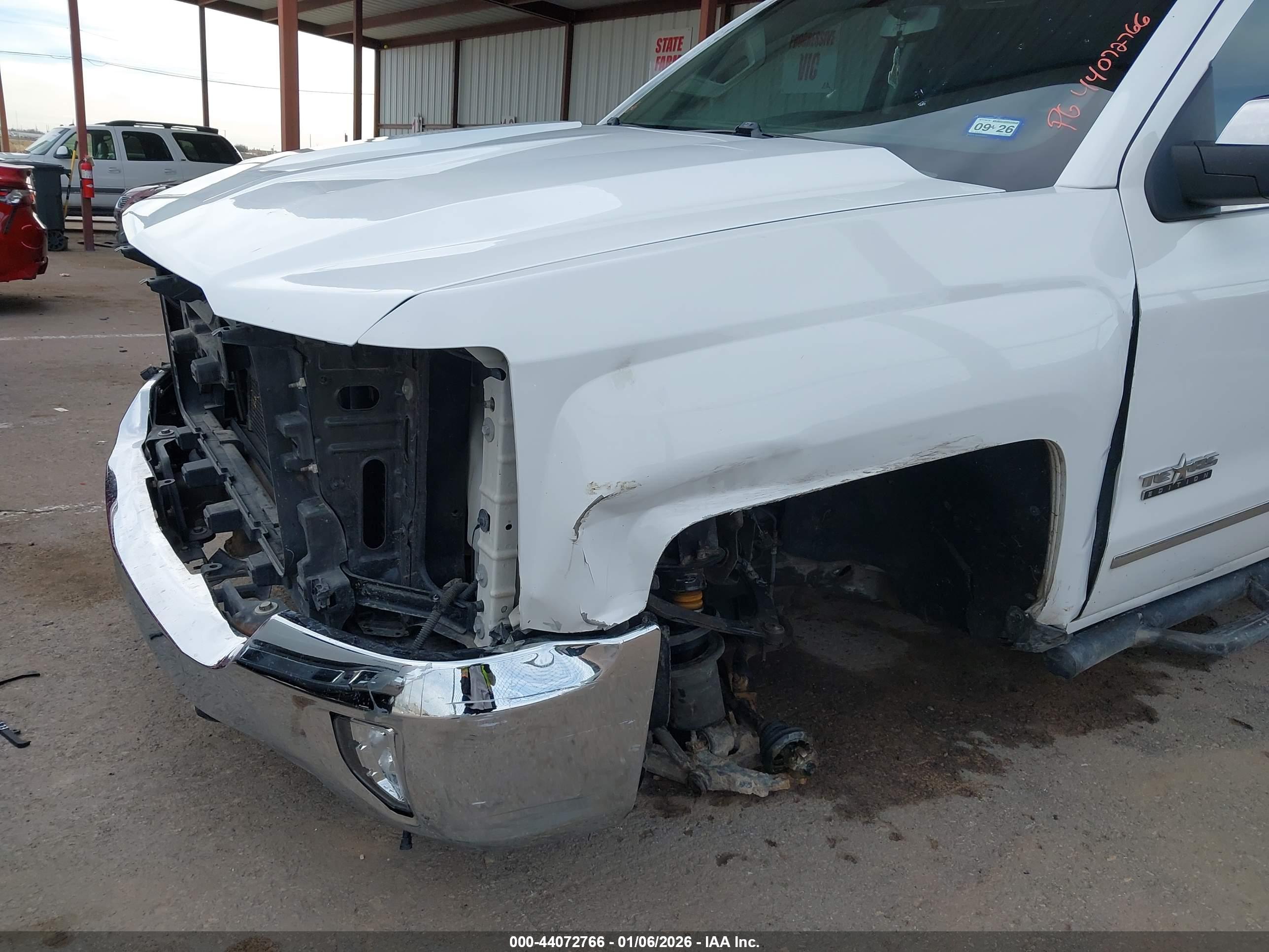 CHEVROLET SILVERADO image 6