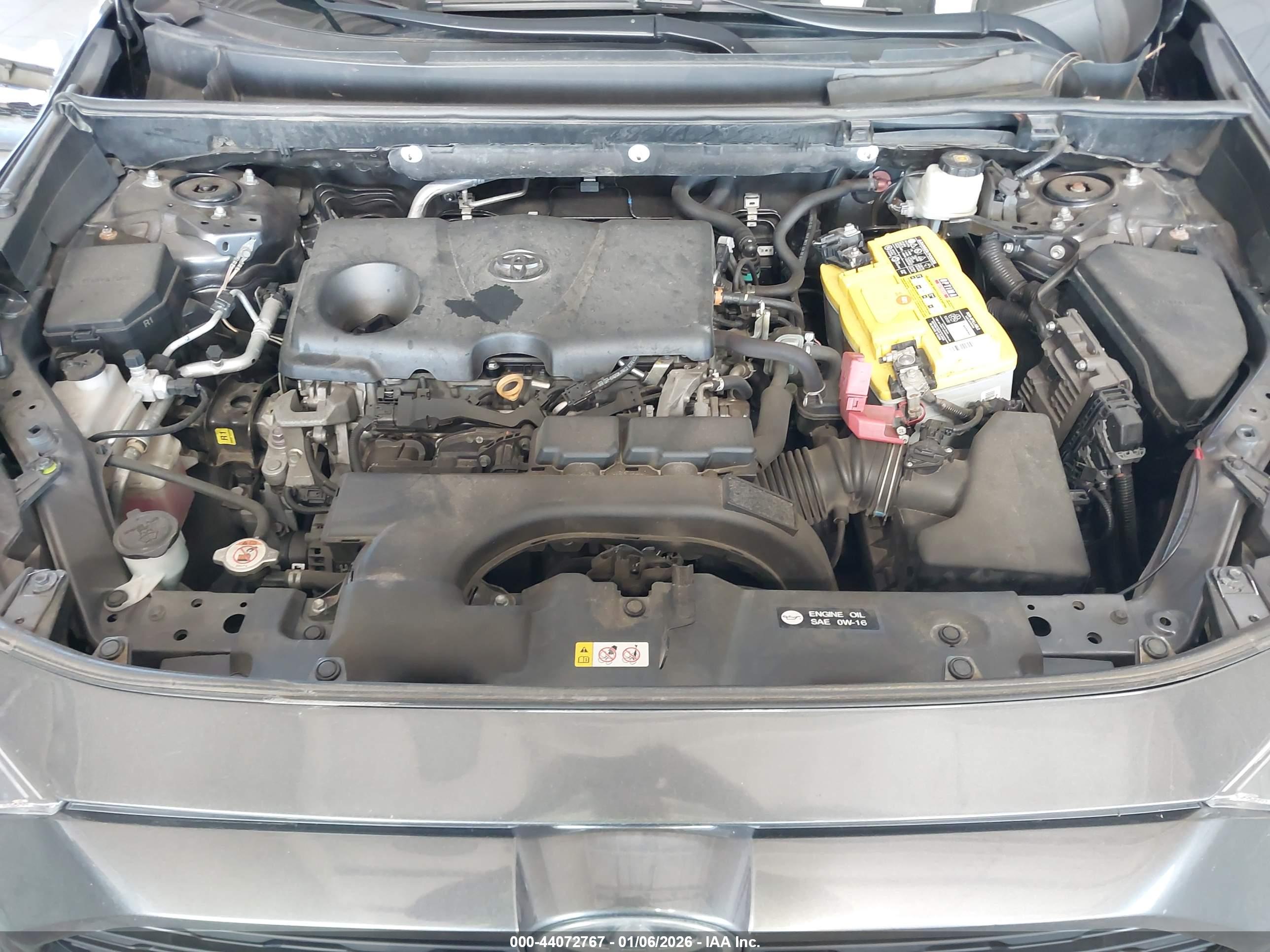 TOYOTA RAV4 image 10